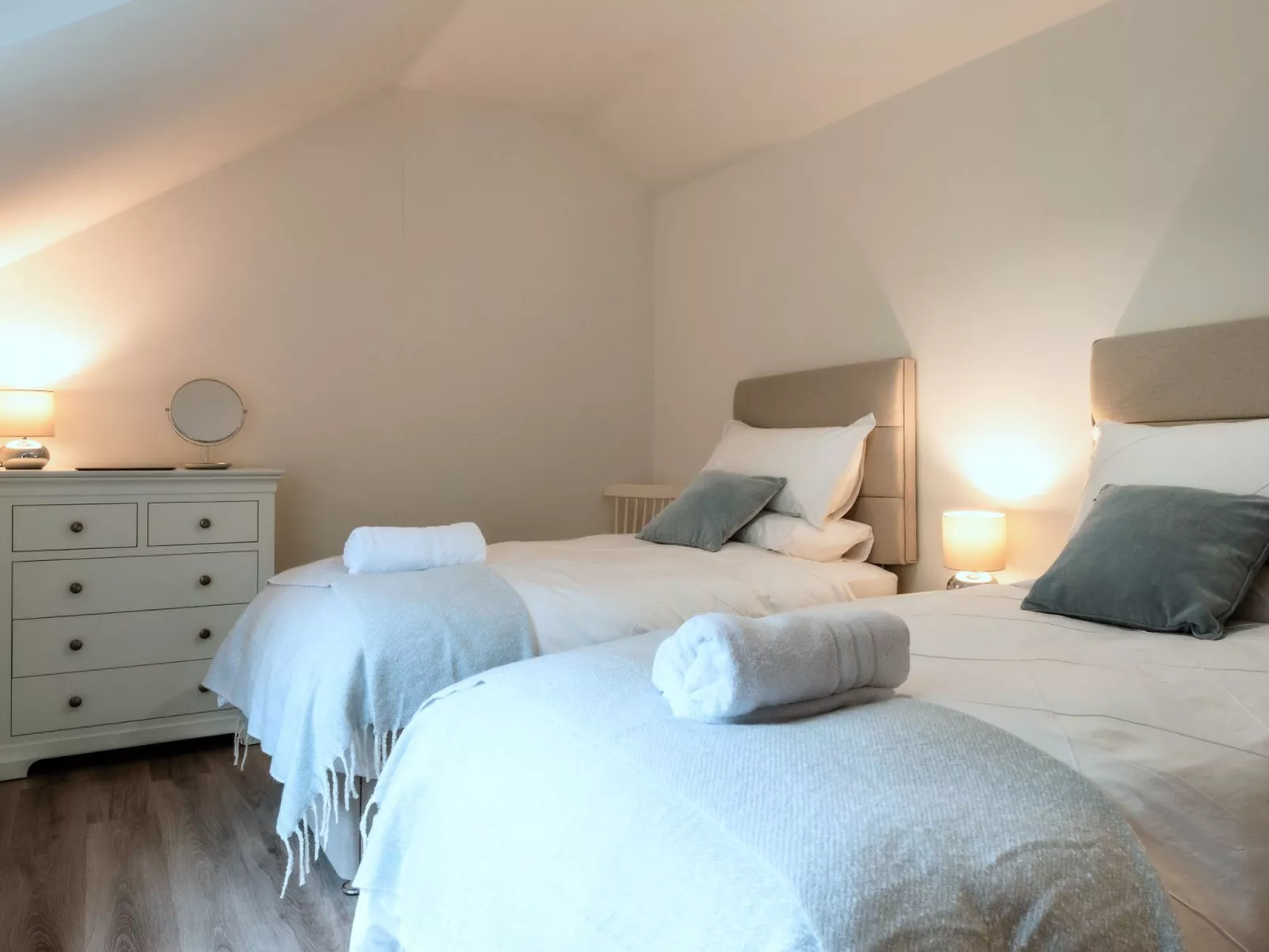 Alpine Cottage - Inside