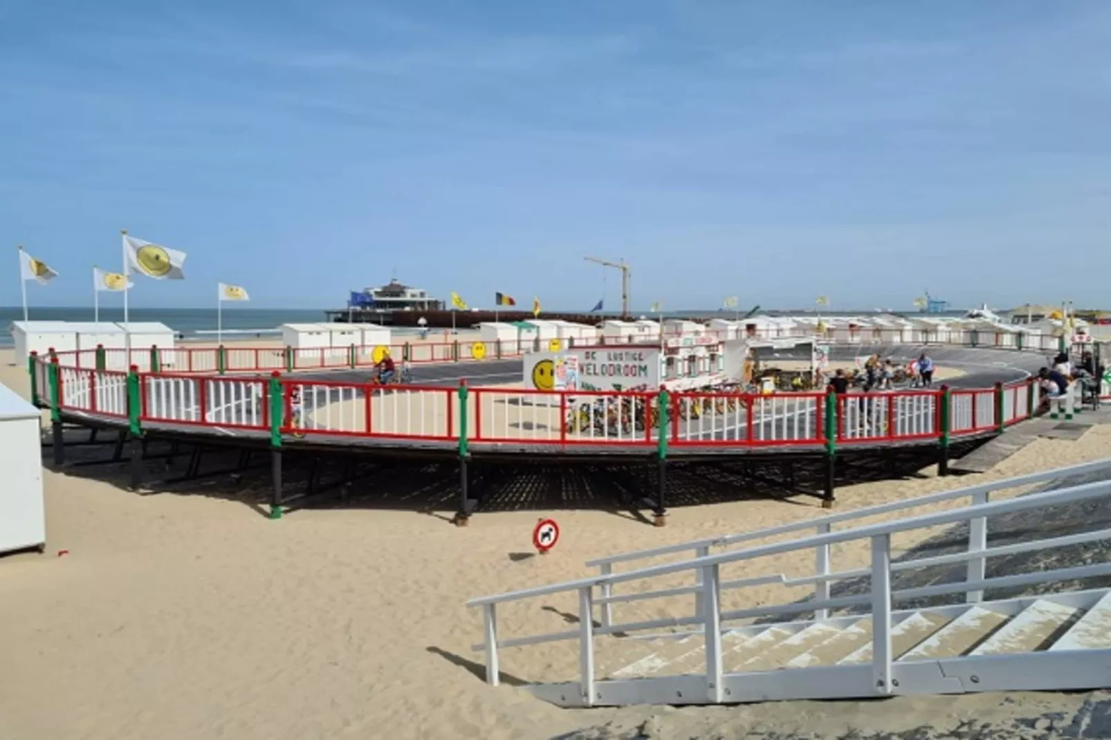 MALIBU BEACH I 4 - Areas within 1km in summer