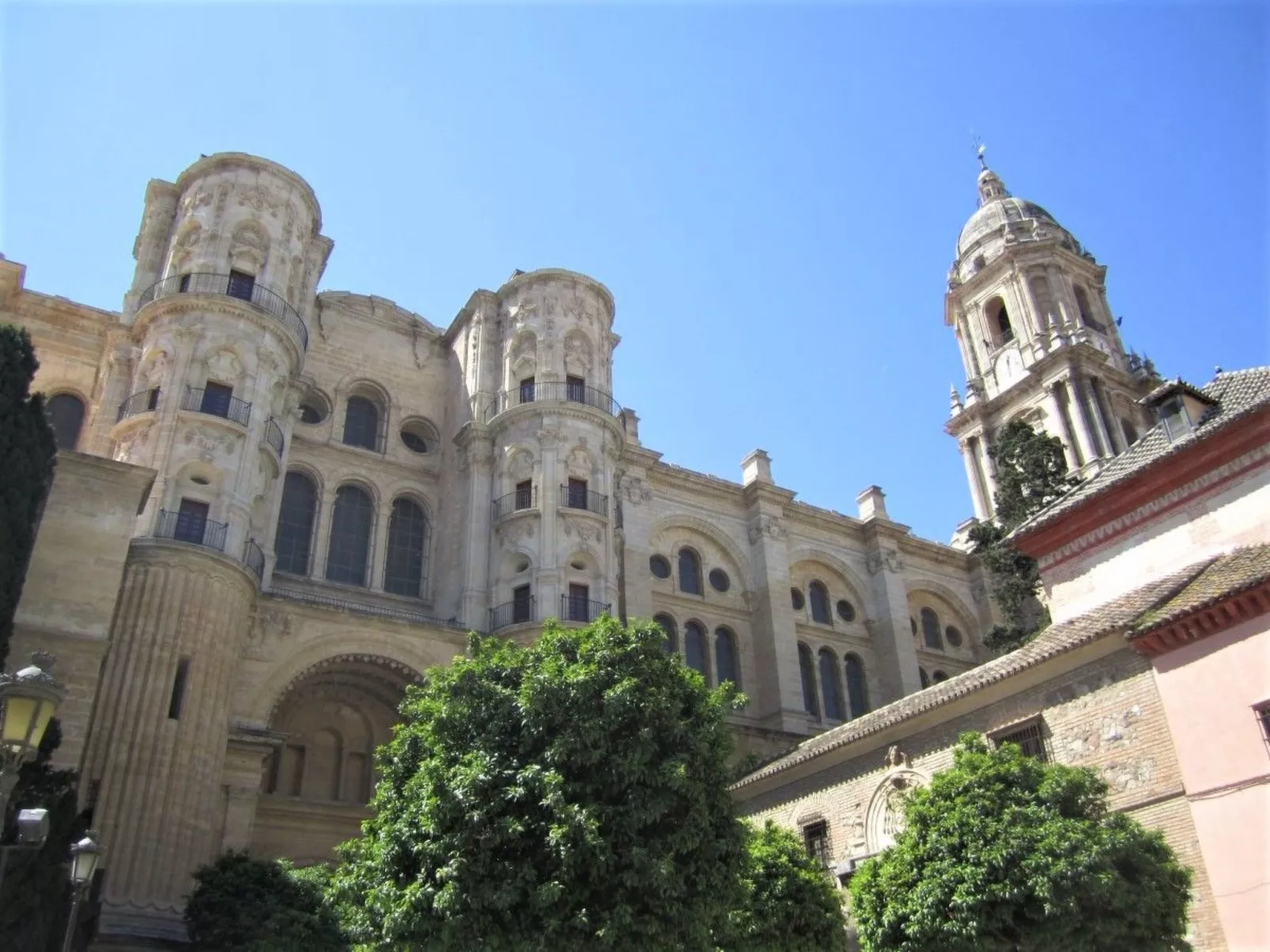 "Sunny Cervantes" mit privatem Balkon - Dehors
