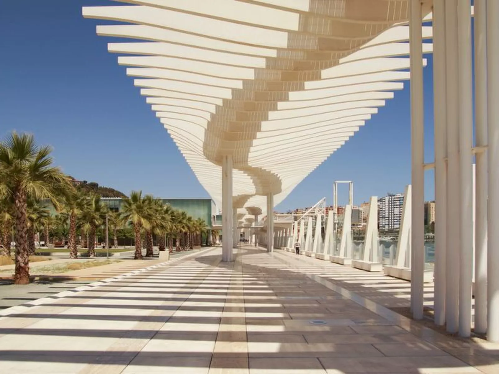 "Sunny Cervantes" mit privatem Balkon - Dehors