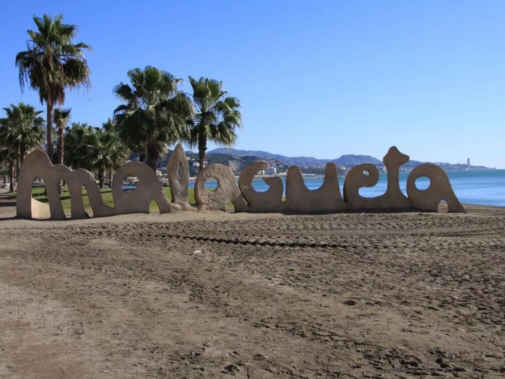 "Sunny Cervantes" mit privatem Balkon - Dehors