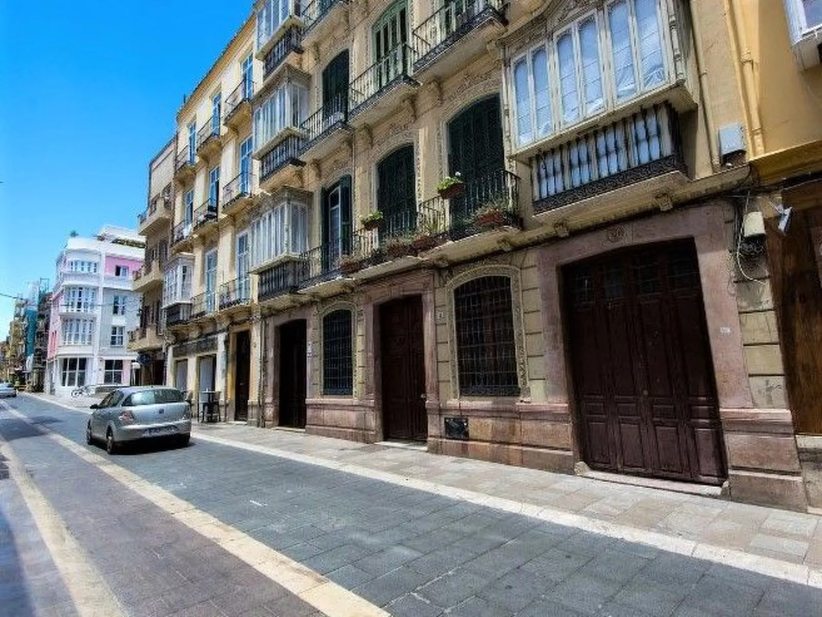 "Sunny Cervantes" mit privatem Balkon - Dehors