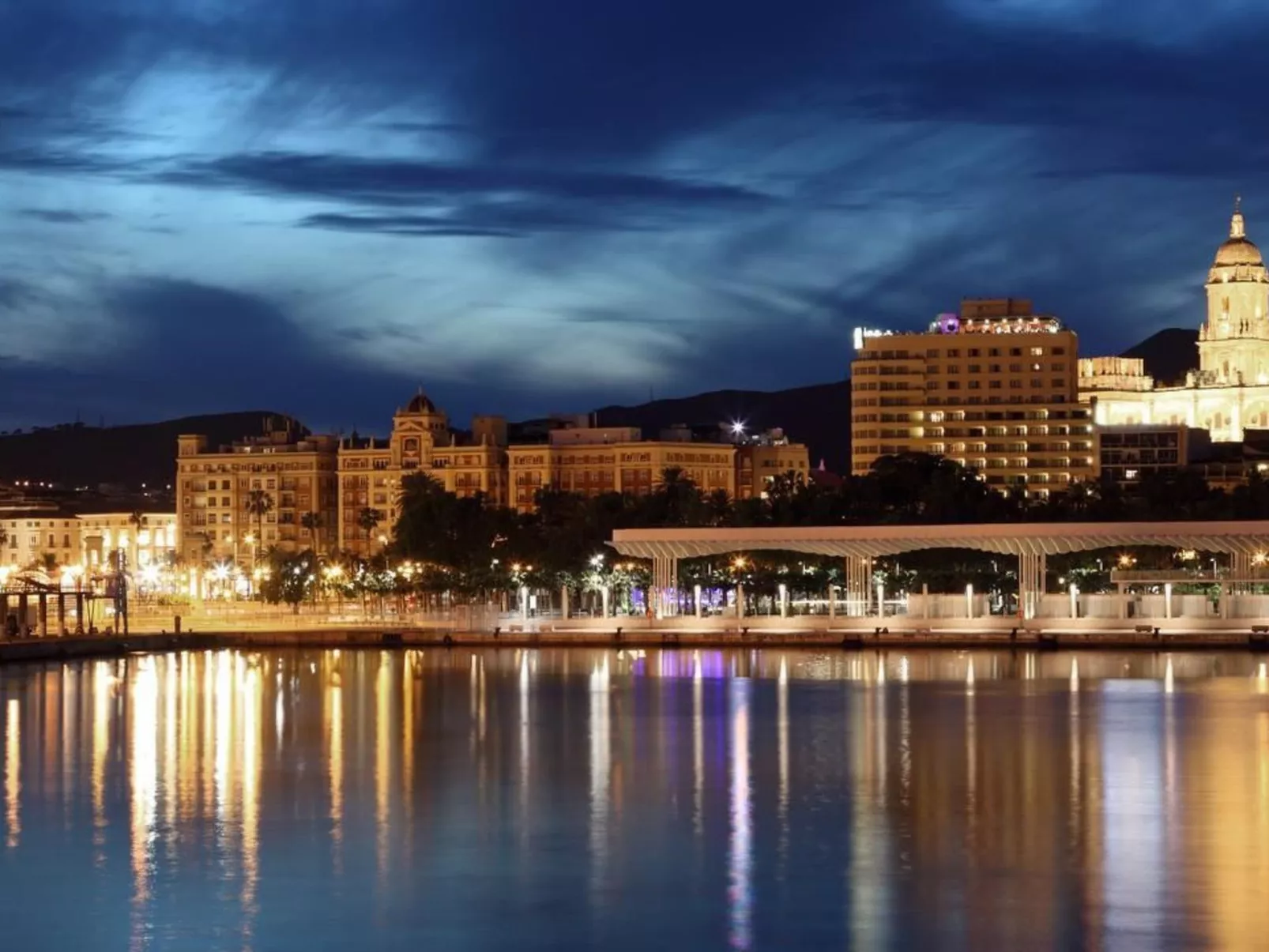 "Sunny Cervantes" mit privatem Balkon - Dehors