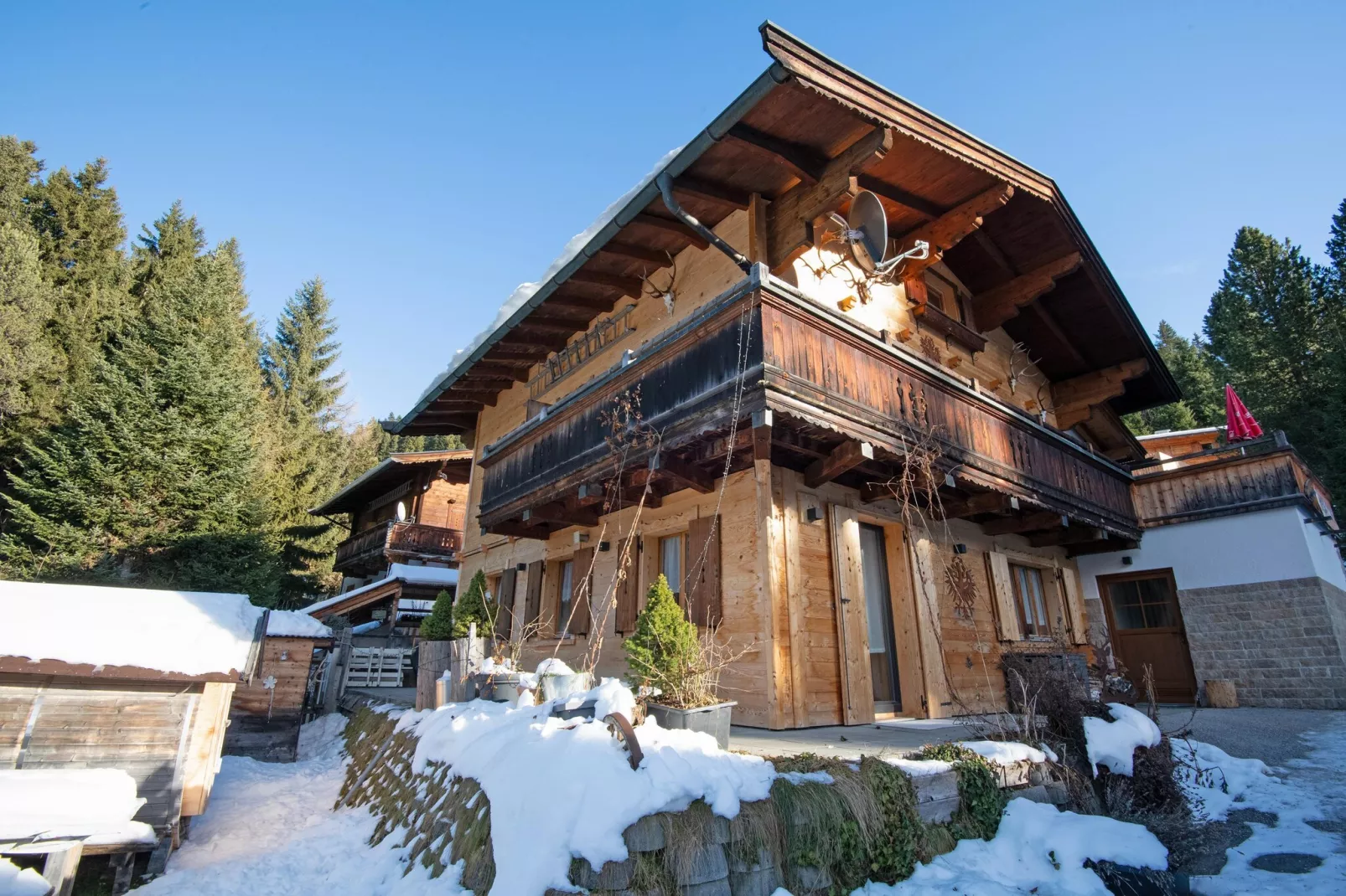 Thaler Hütte - Platzhirsch - Exterior in winter