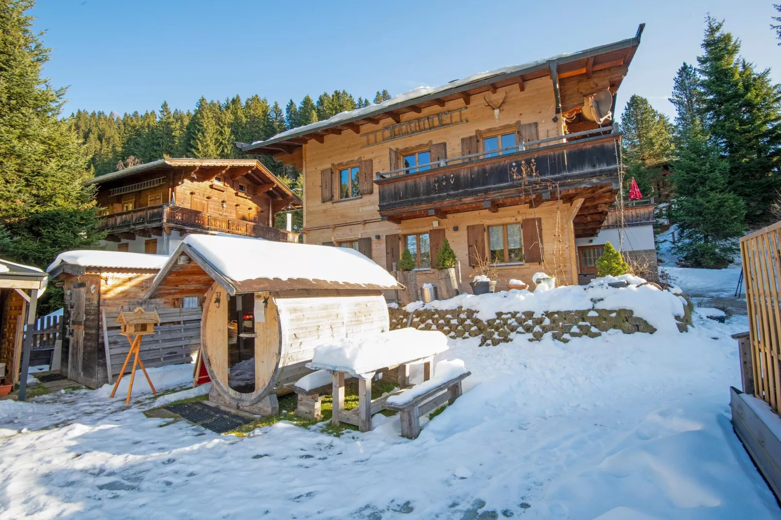 Thaler Hütte - Platzhirsch - Exterior in winter