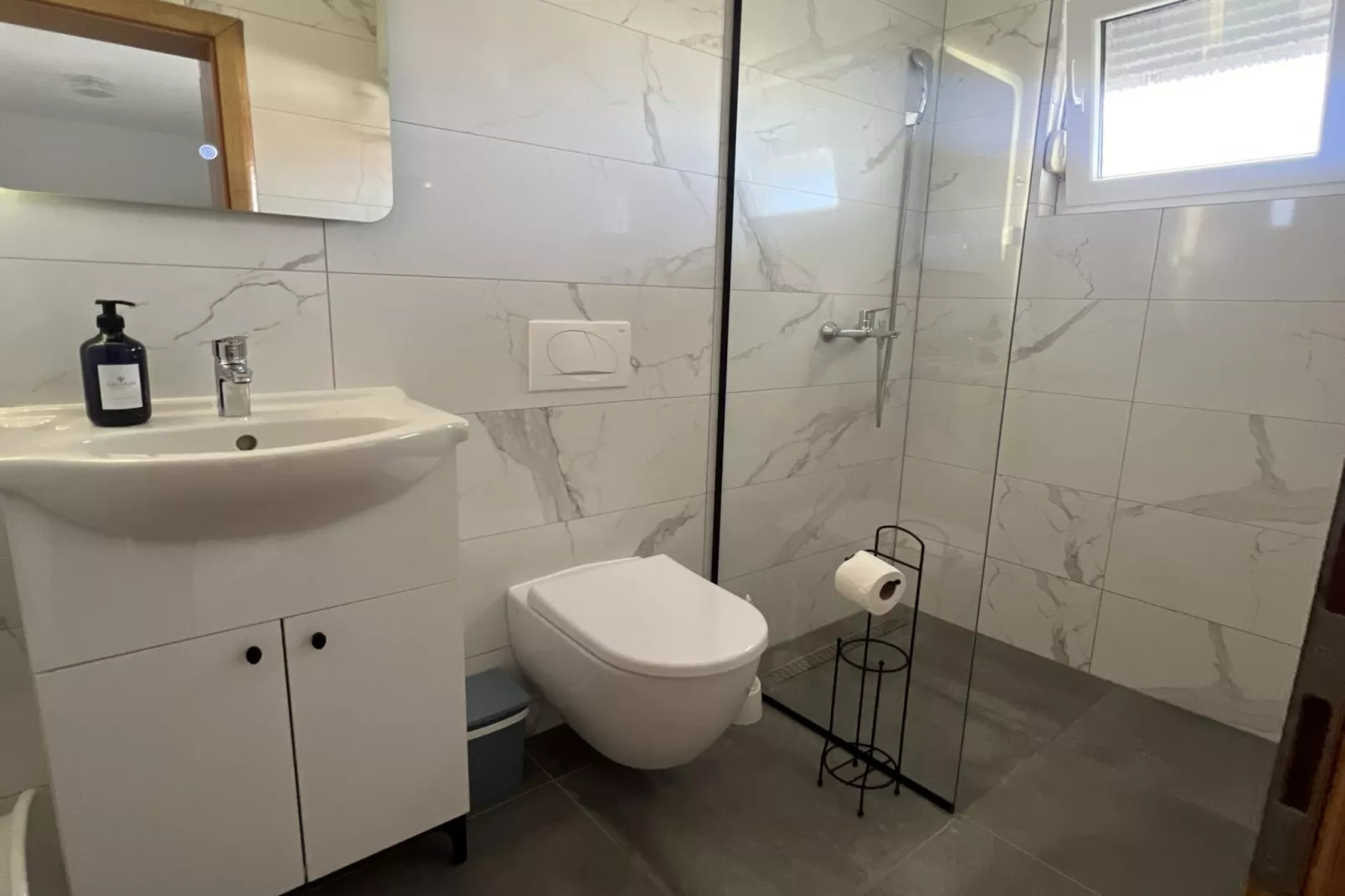 Apartment Lavaran 4 - Bathroom