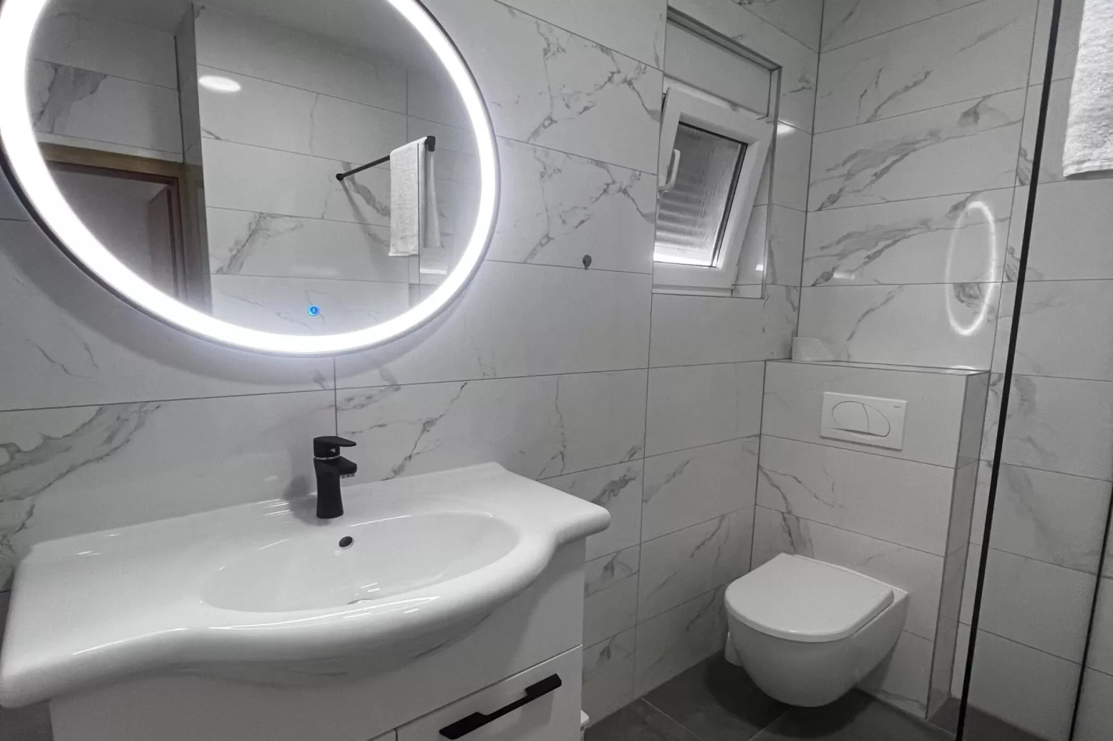 Apartment Lavaran 5 - Bathroom