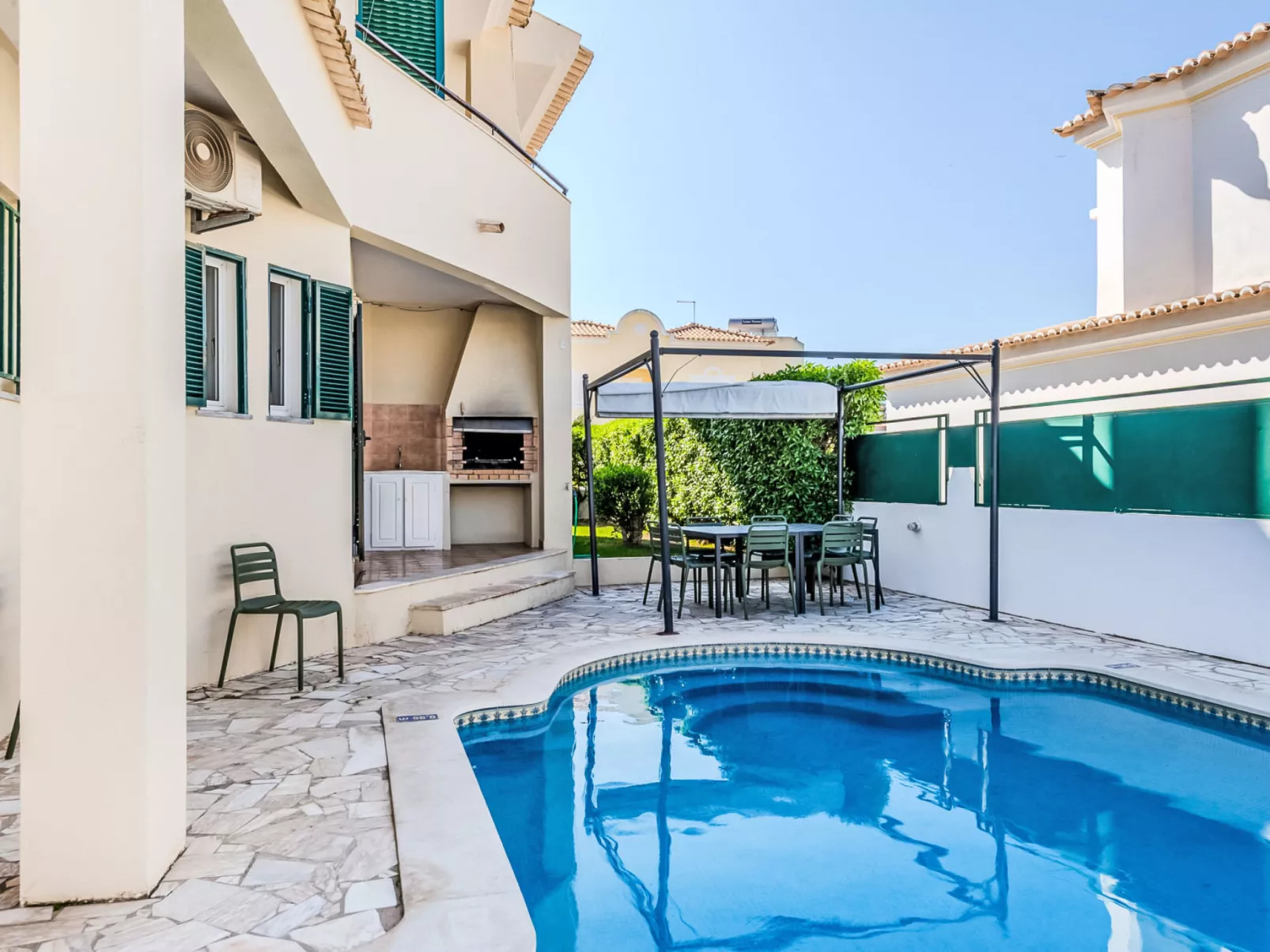 Monteiro V4 - VIP Properties - Draußen