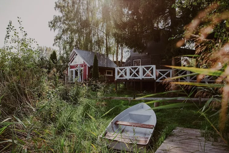 Dom nad jeziorem Klępnica - Außenbereich Sommer