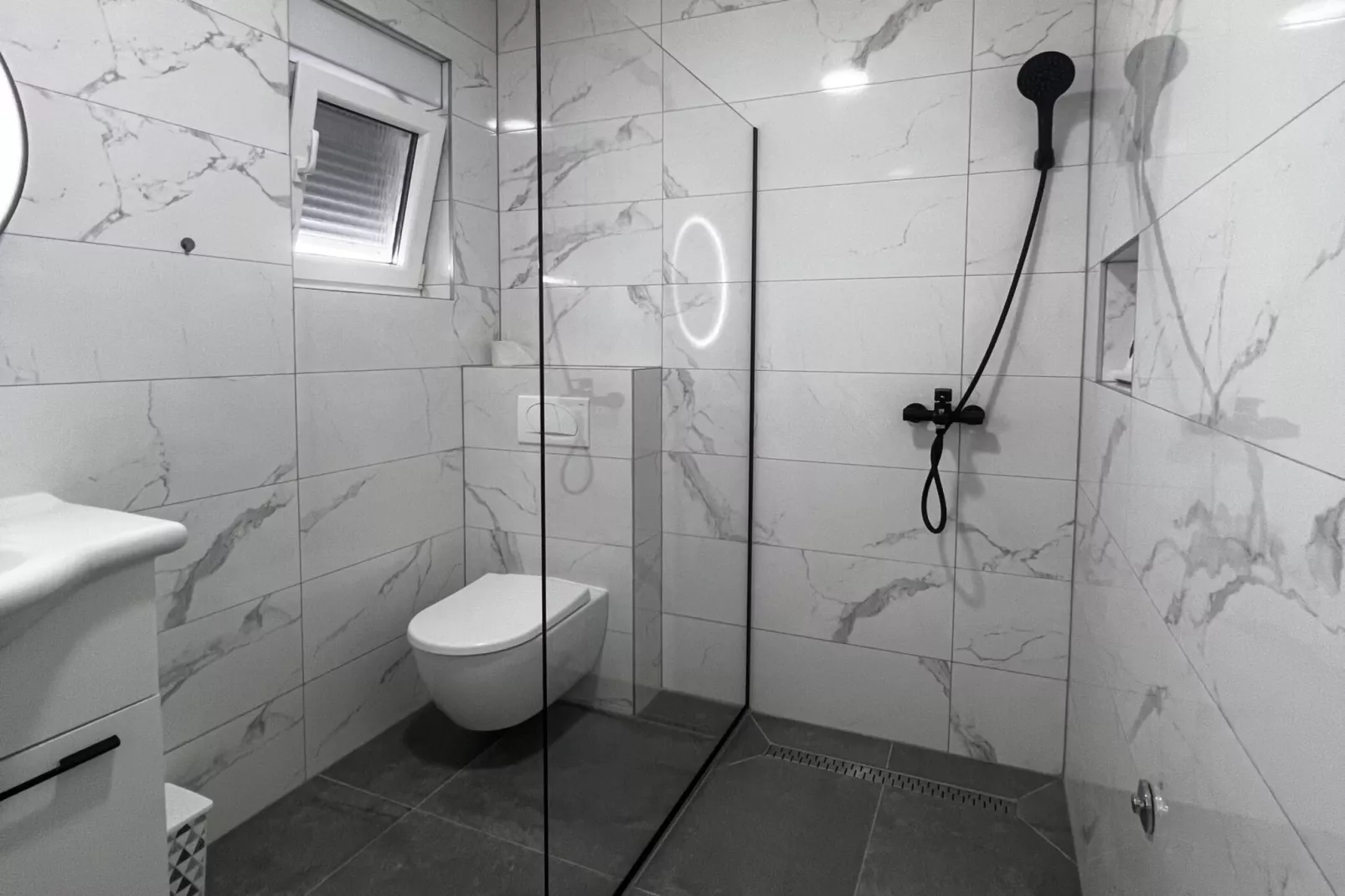 Apartment Lavaran 5 - Bathroom