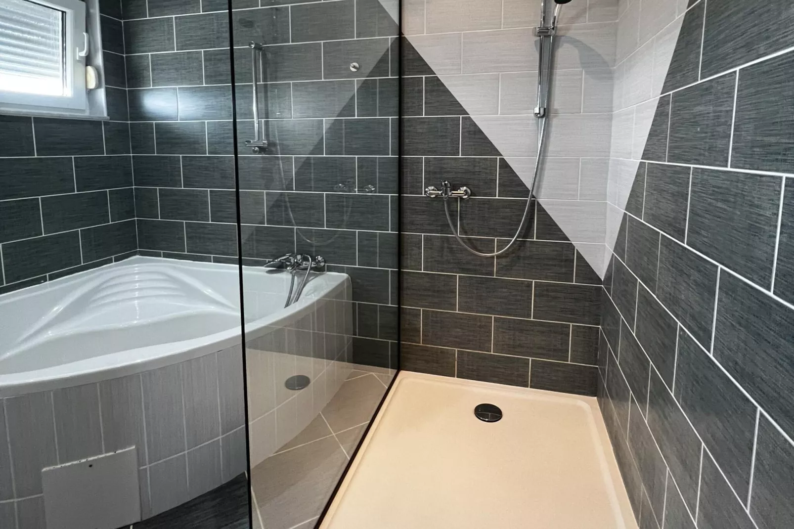 Apartment Lavaran 6 - Badezimmer