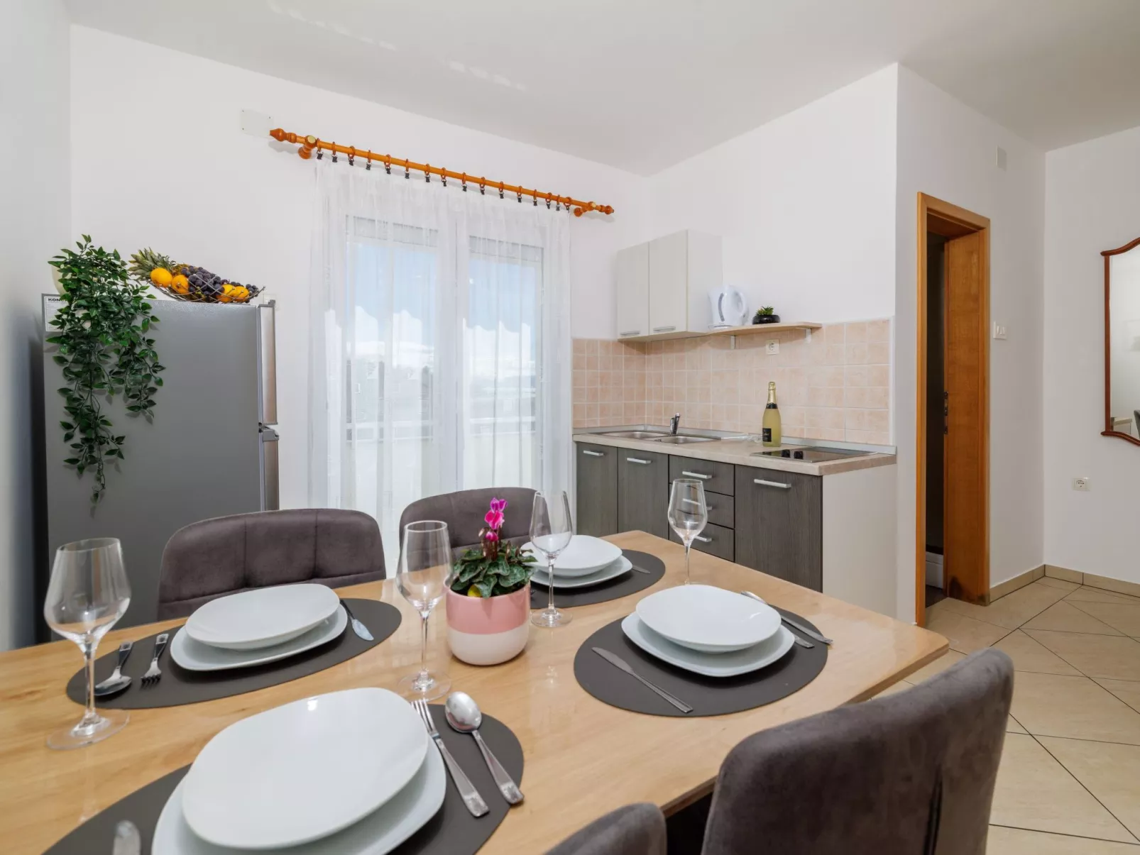 Wohnung mit Meerblick, 100m vom Strand entfernt - Image-tags.info