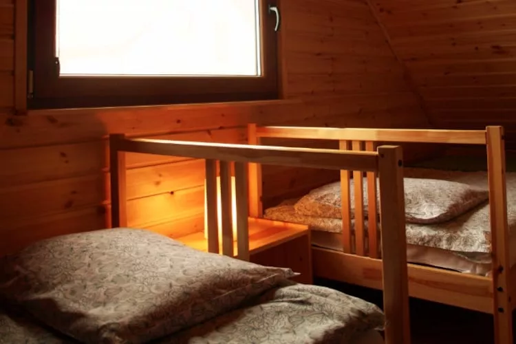 Domek wakacyjny z 2 sypialniami na piętrze w Kopalinie - Chambre