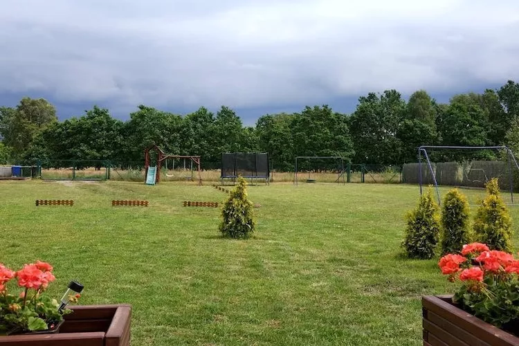 Dom wakacyjny z Klimatem Smołdziński Las - Jardins en été