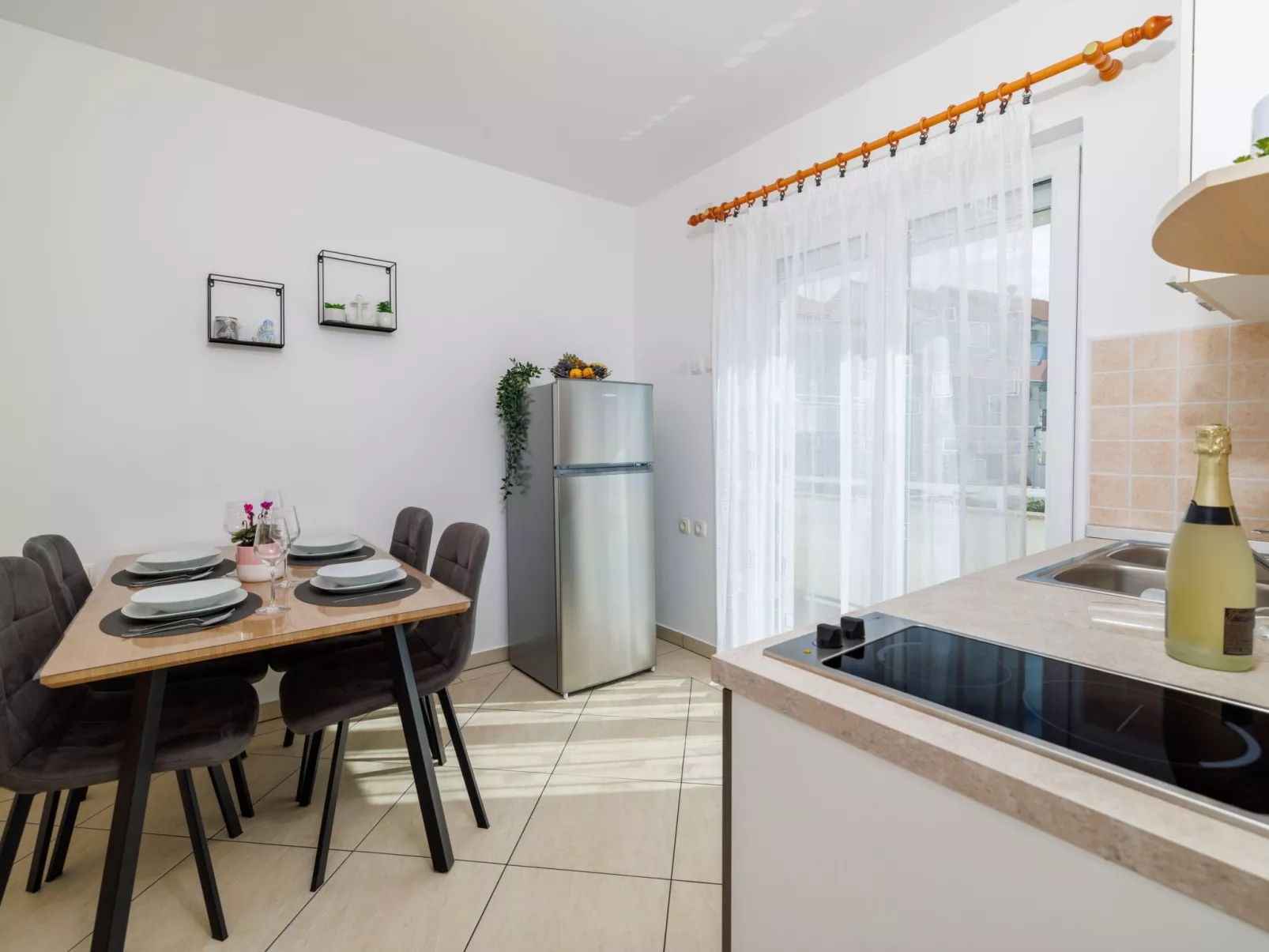 Wohnung mit Meerblick, 100m vom Strand entfernt - Image-tags.info