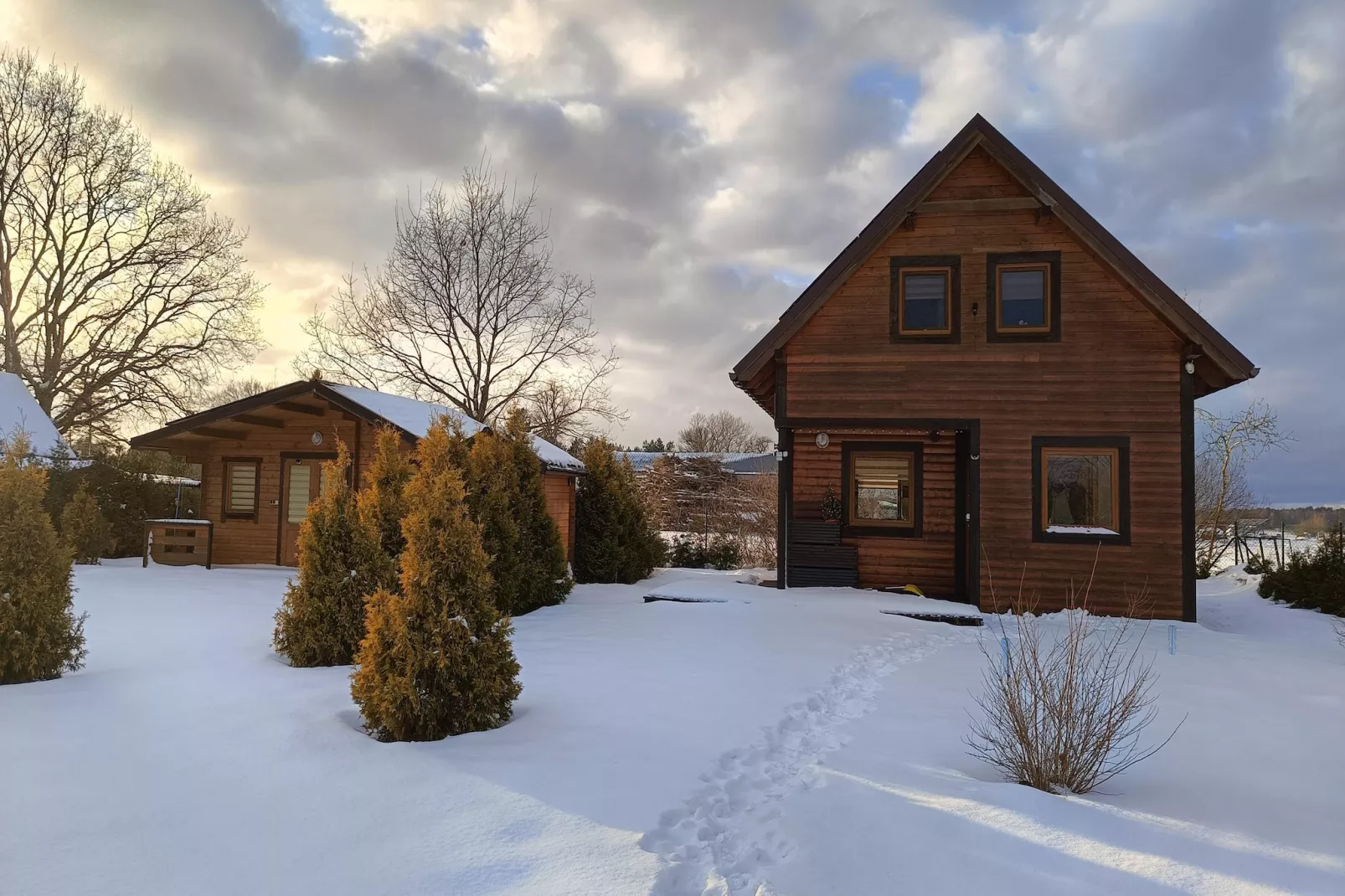 Dom wakacyjny z Klimatem Smołdziński Las - Extérieur hiver