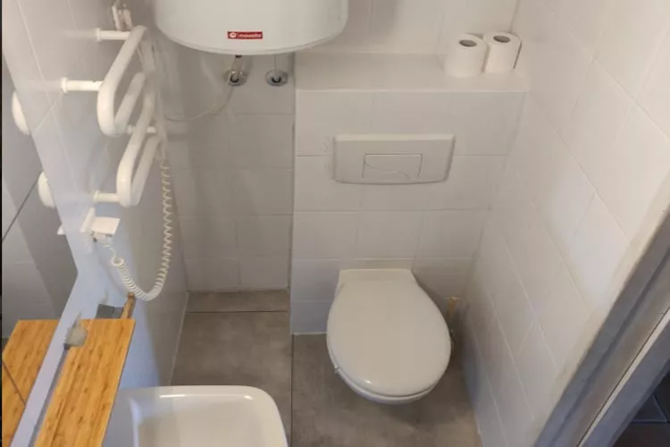 	Domek wakacyjny z 1 sypialnią na piętrze w Kopalinie - Salle de bain