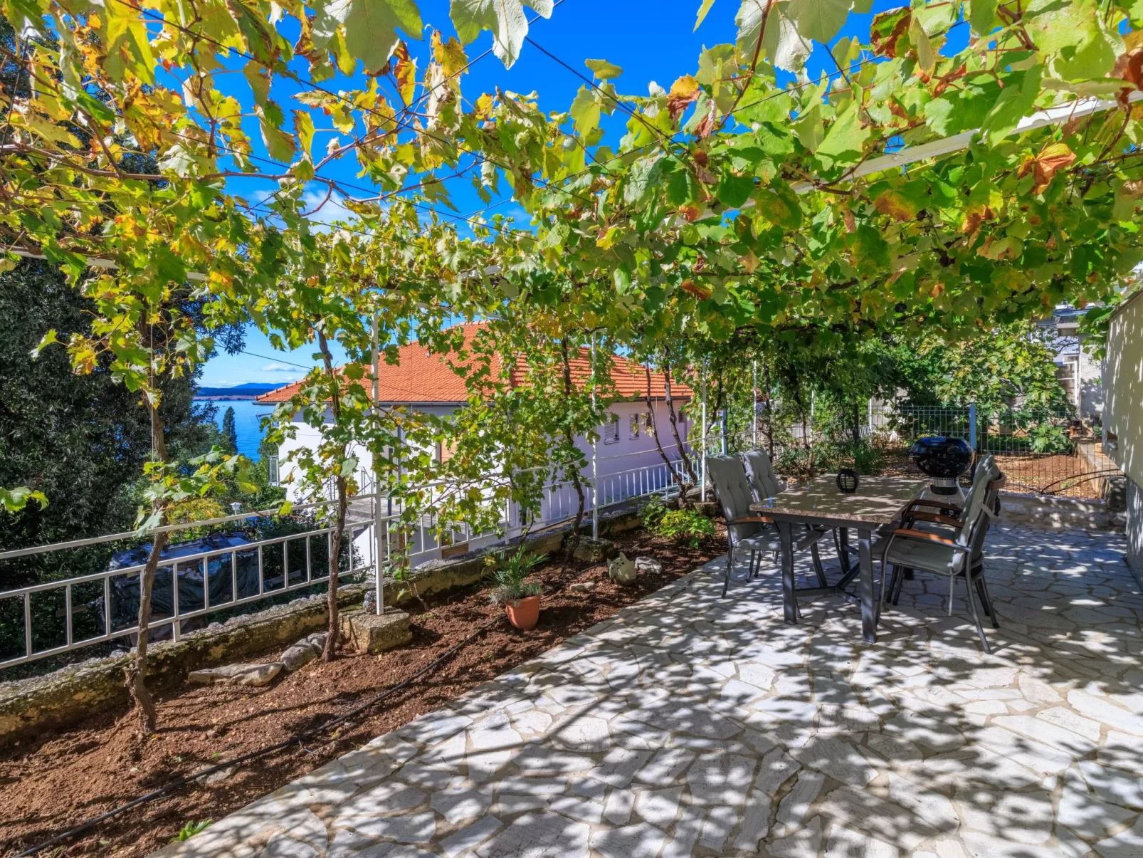 Wohnung mit Panoramablick aufs Meer - Image-tags.info