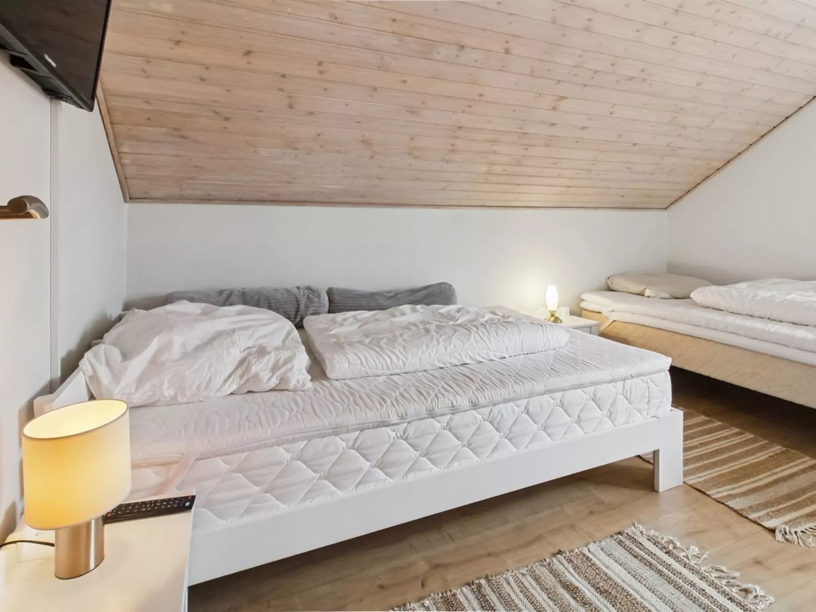 "Aappo" - 2.3km from the sea - Inside