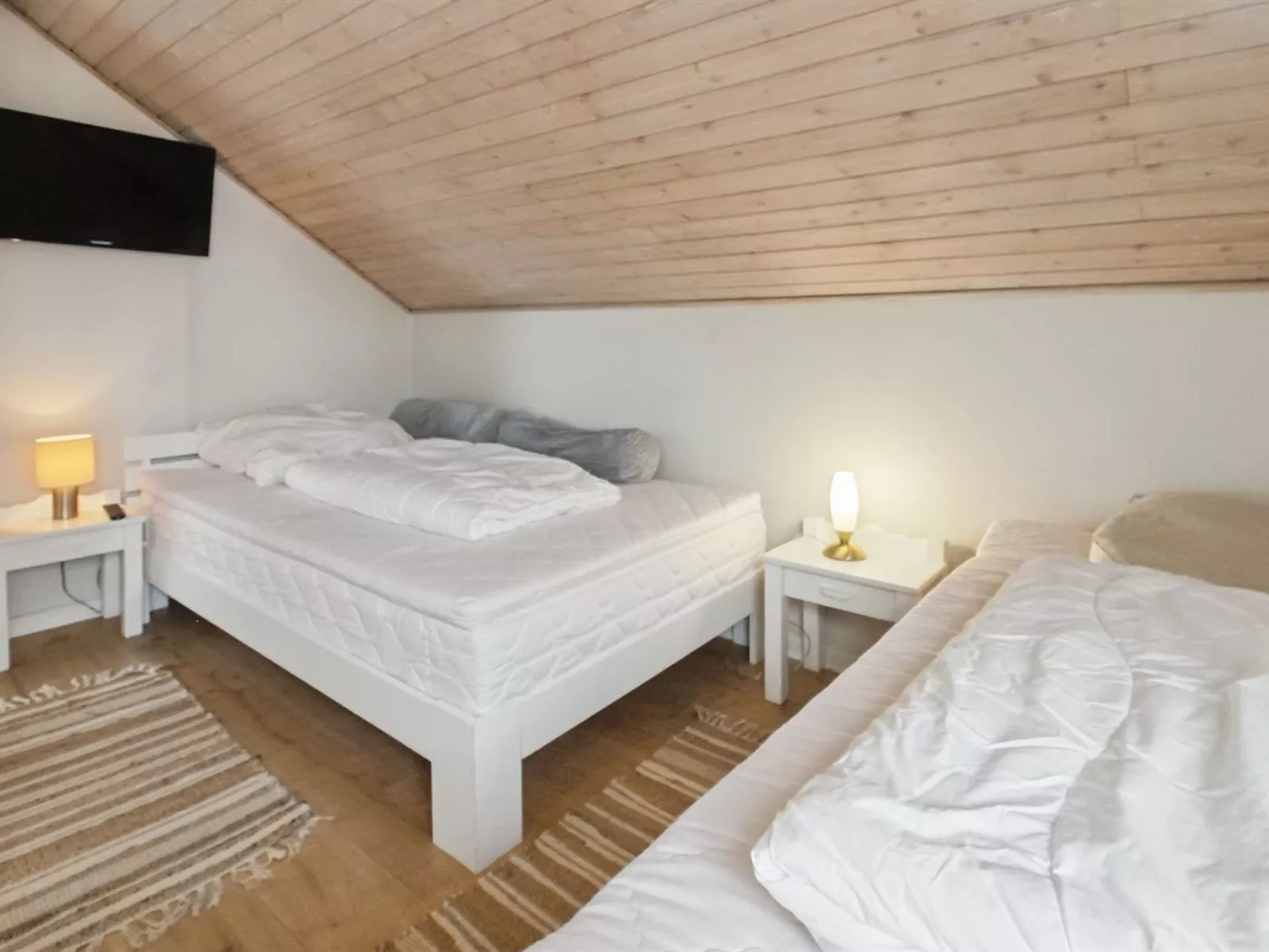 "Aappo" - 2.3km from the sea - Inside