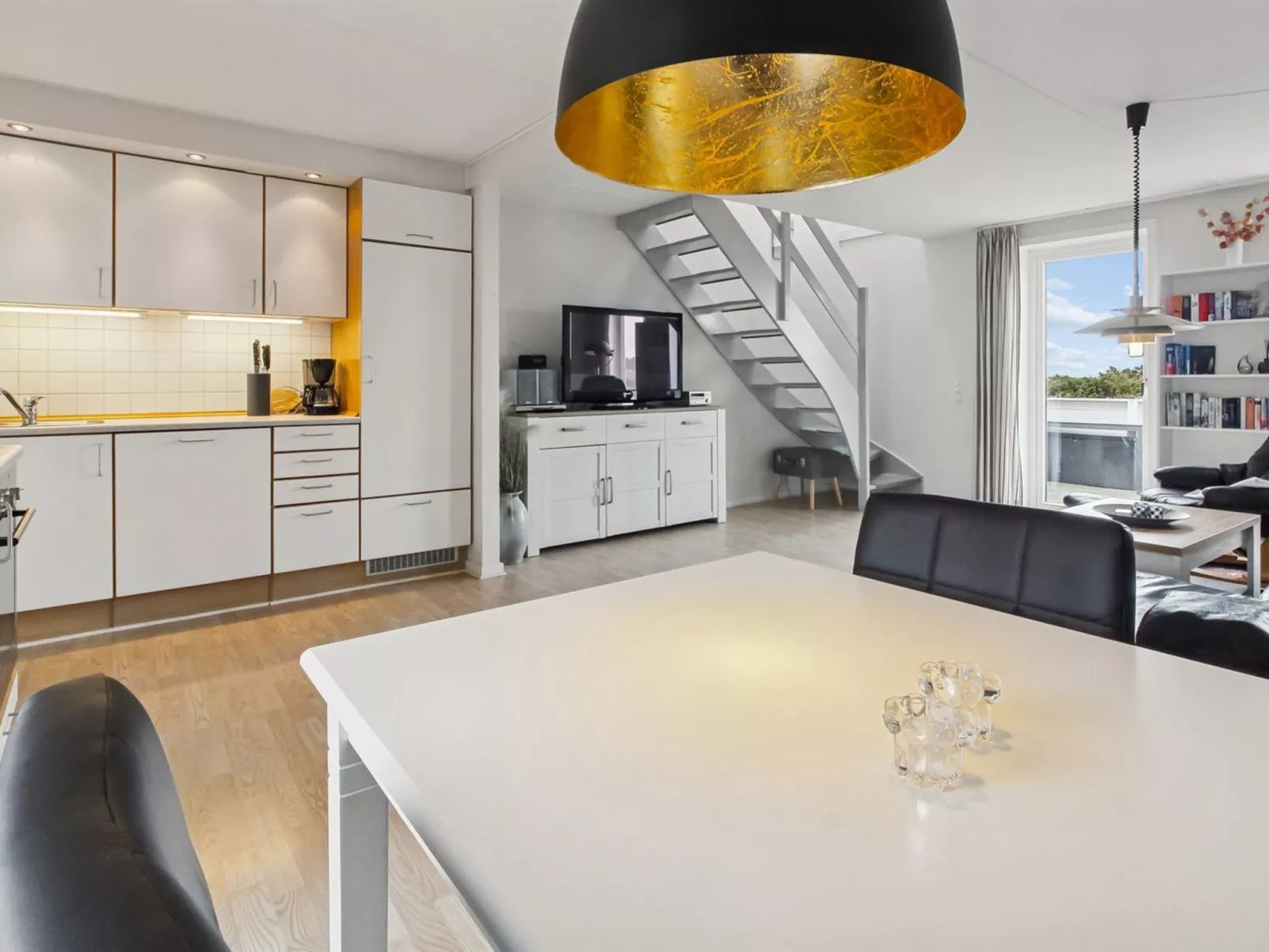 "Aappo" - 2.3km from the sea - Inside