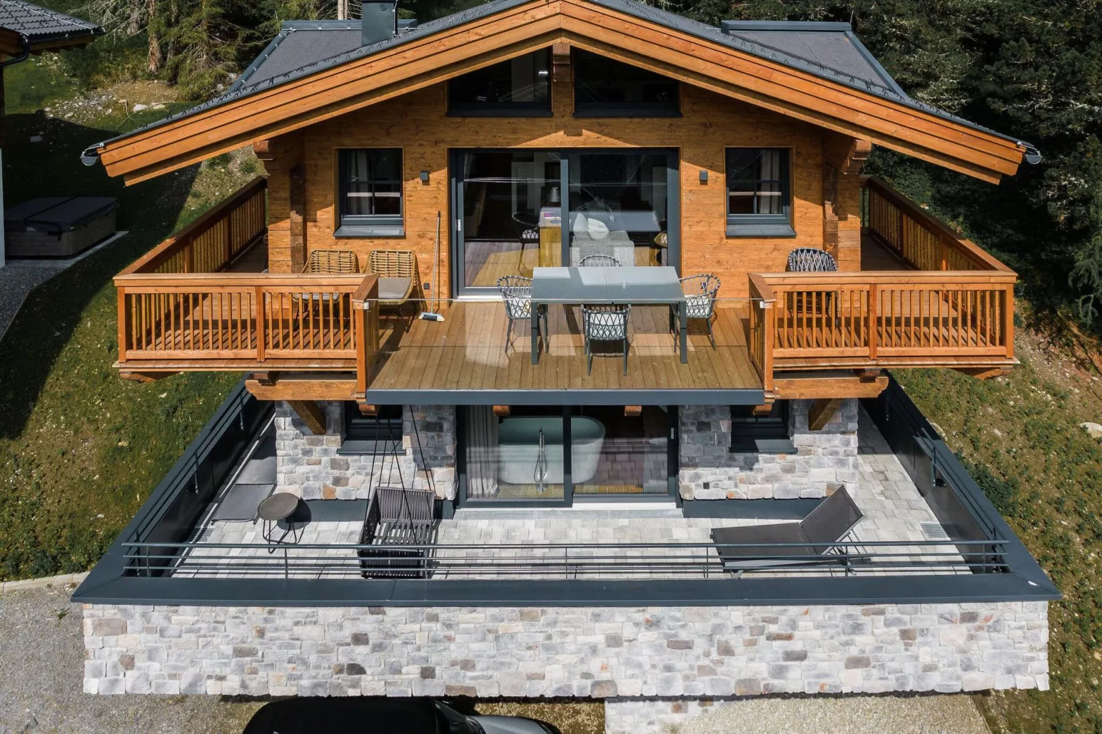 Turrach Lodges 2-Exterior summer