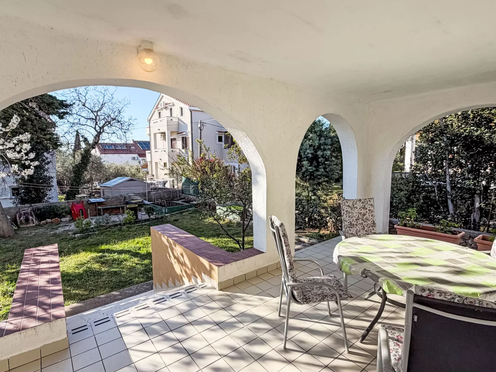 Für 4 Personen ca. 75 m&sup2; in Punat, Adriaküs - Outside
