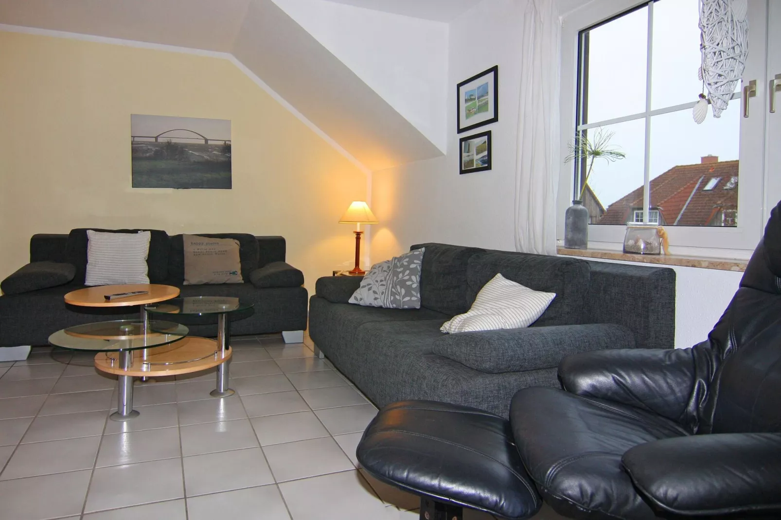 App F 15 a-DG über 2 Etagen 105 qm 4 Pers-Living room