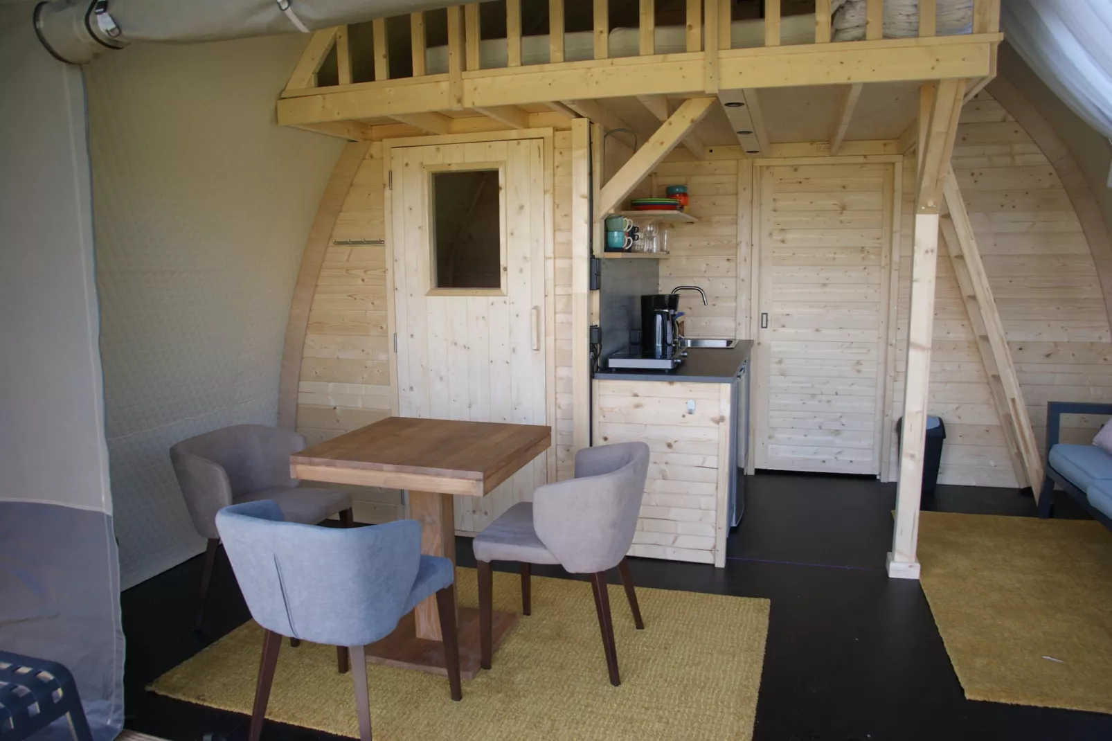 Tentlodge Partijs Wellness met sauna en prive-bad-2p - Wohnzimmer