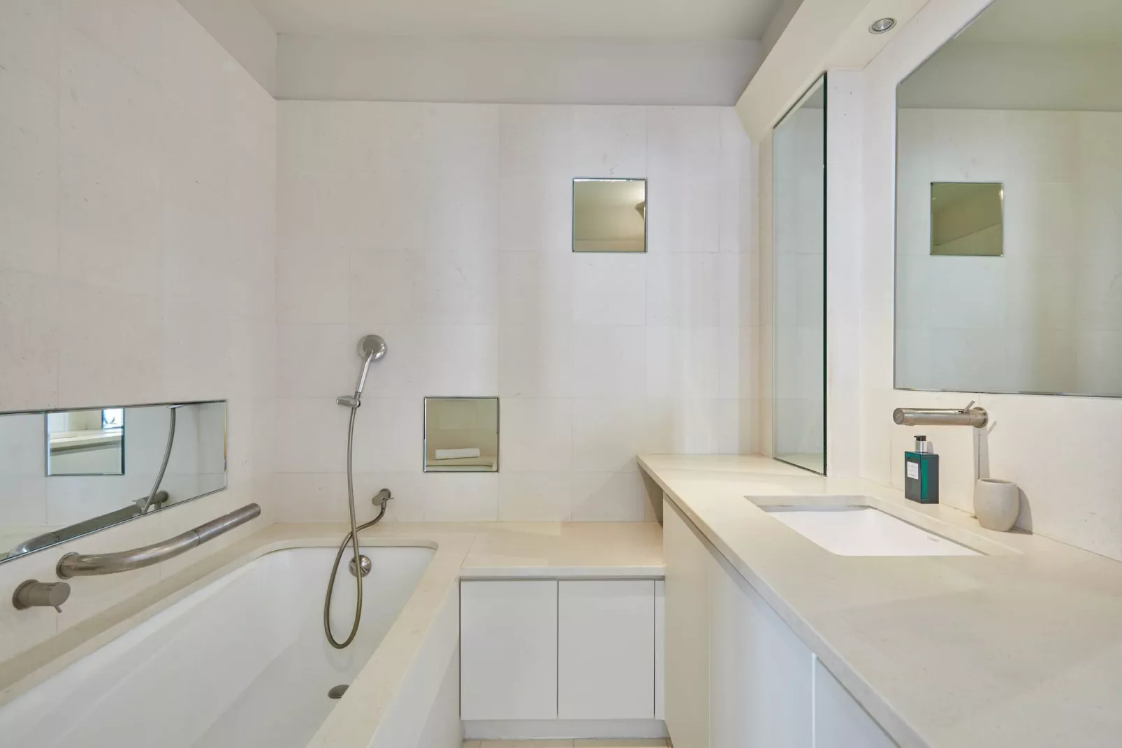 MONT THABOR 3 - Nicht zugeordnet