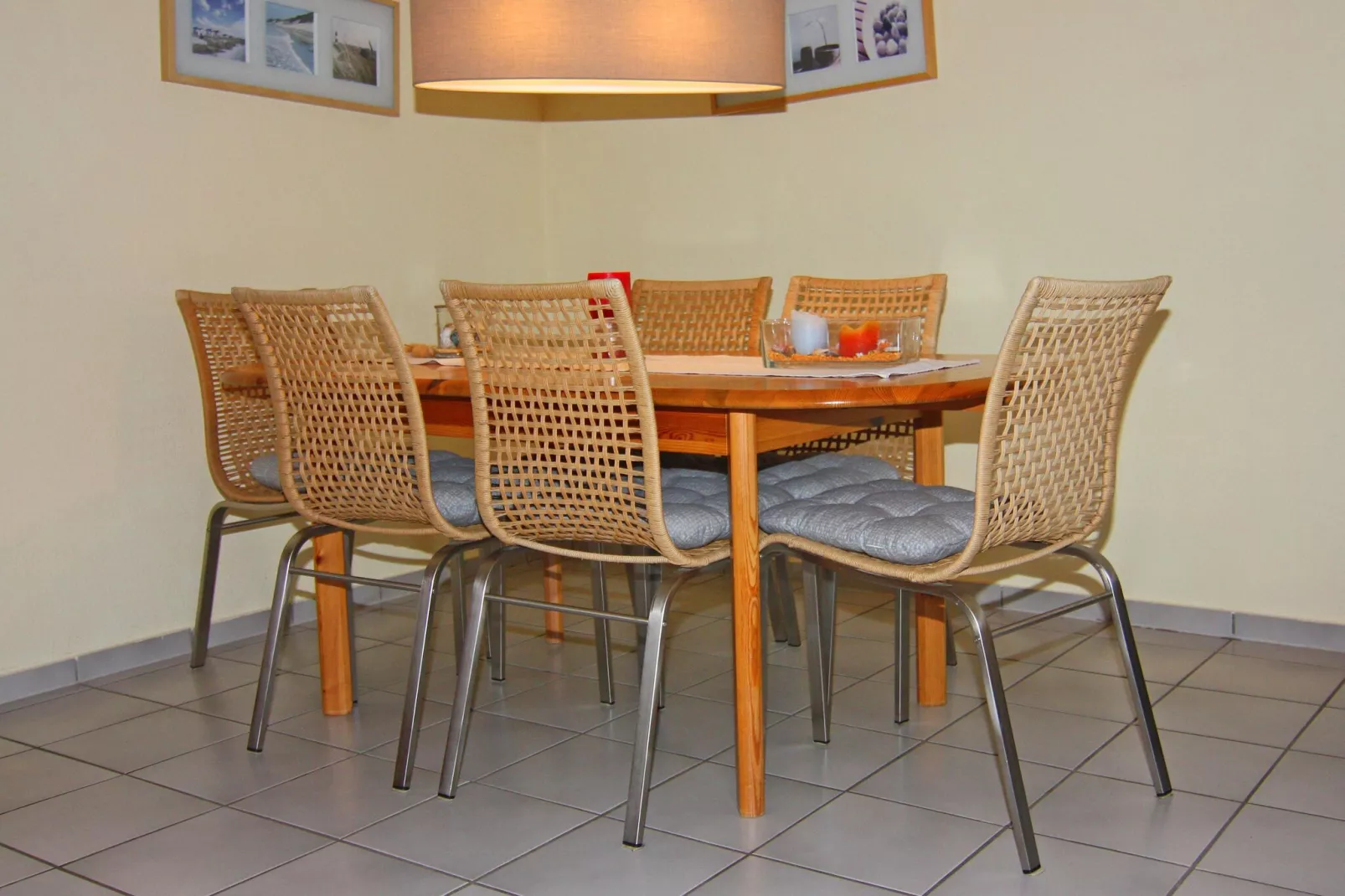 App F 15 a-DG über 2 Etagen 105 qm 5 Pers-Esszimmer