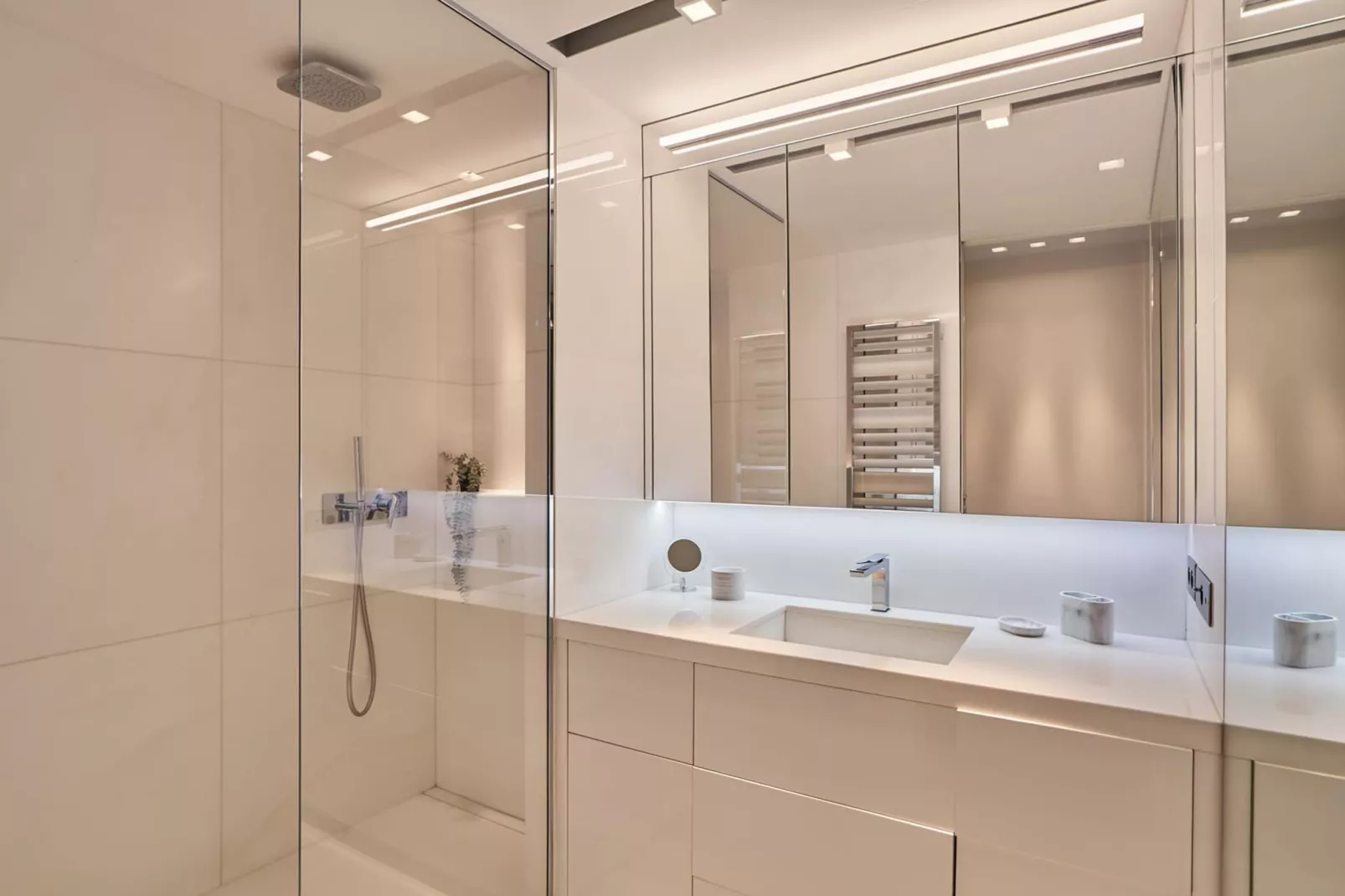 VICTOR HUGO - Untagged