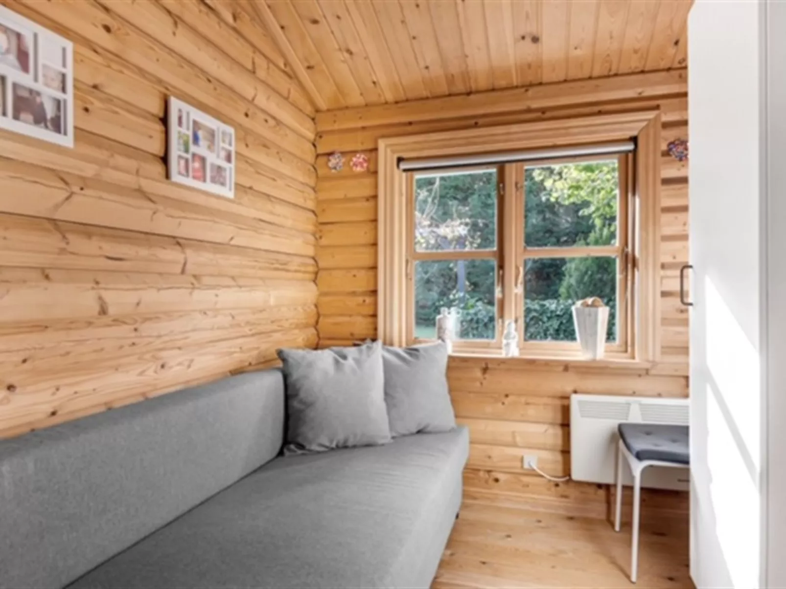 "Tjarko" - 690m to the fjord - Drinnen