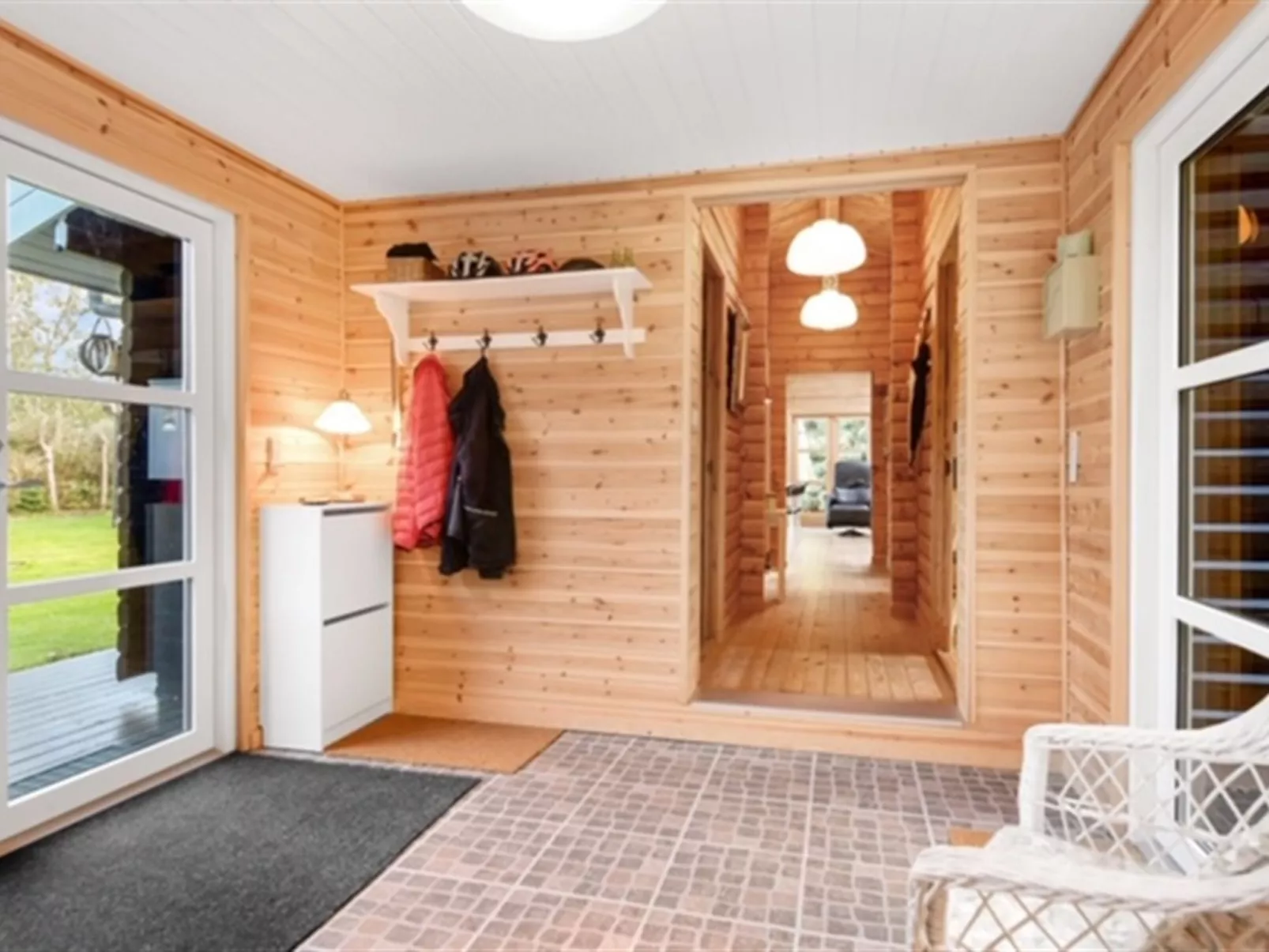 "Tjarko" - 690m to the fjord - Drinnen