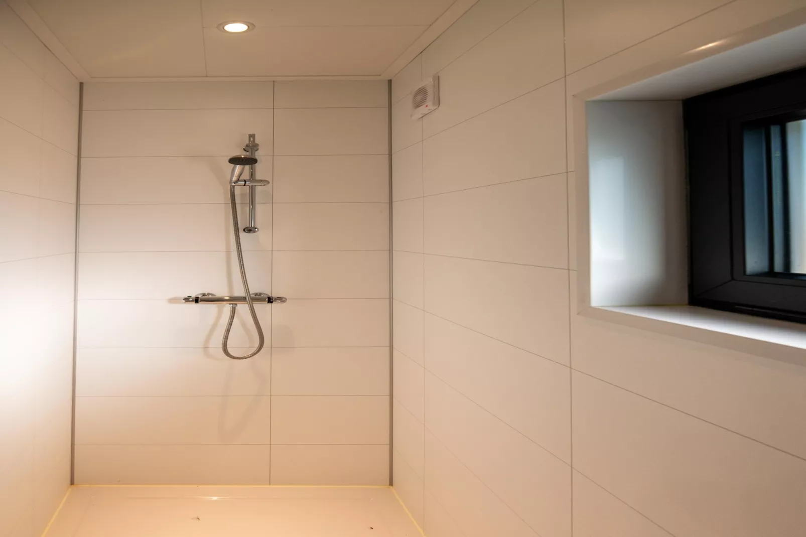Wellnesslodge Scholekster 4p - Badezimmer