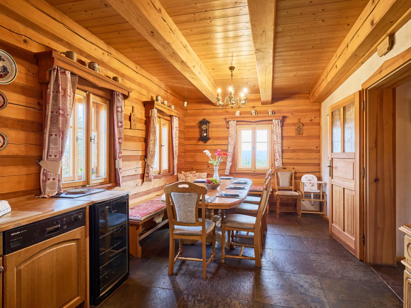 Timber Lodge with Hydromassage - Dedans