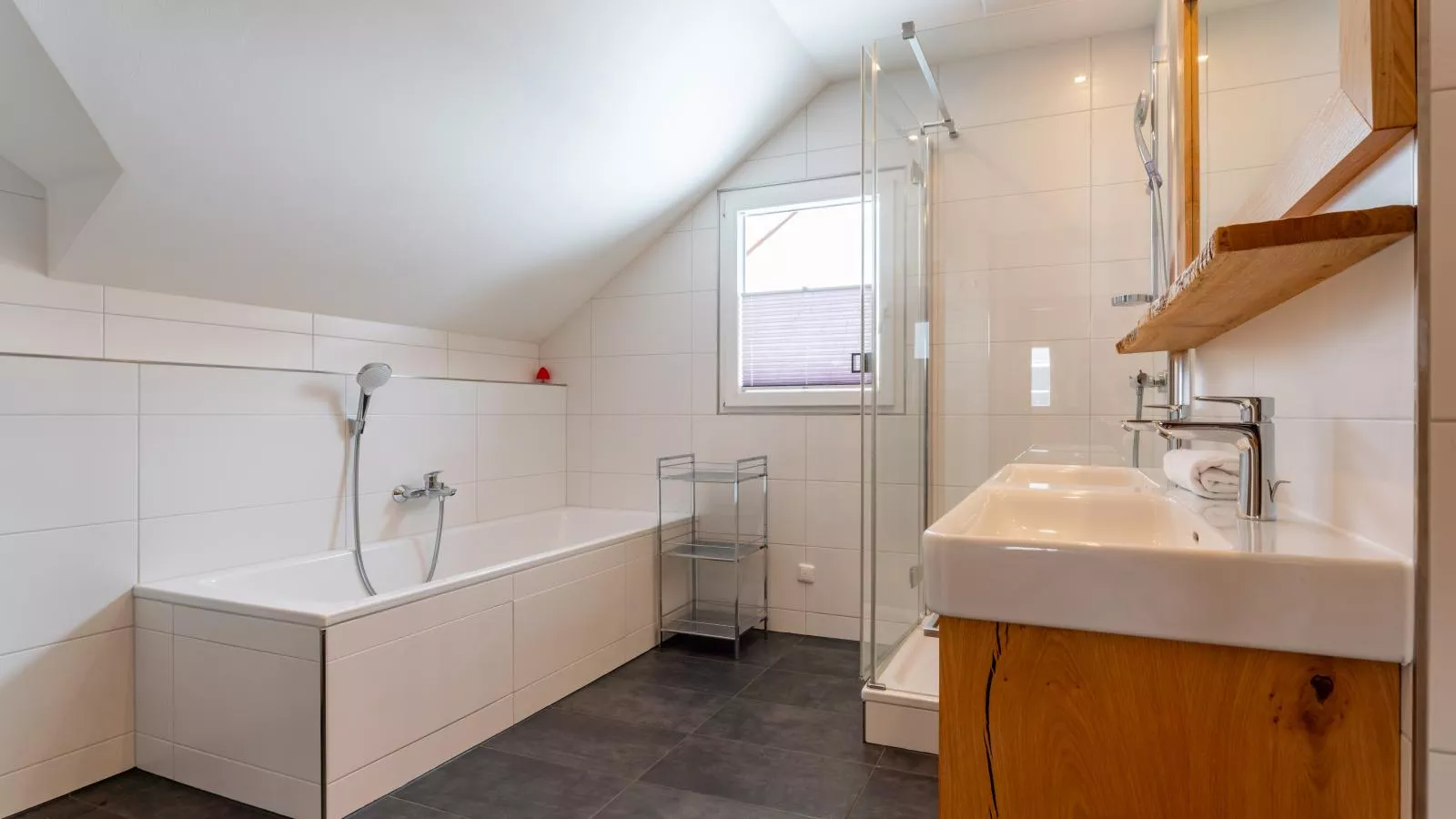 The Laerch - Badezimmer