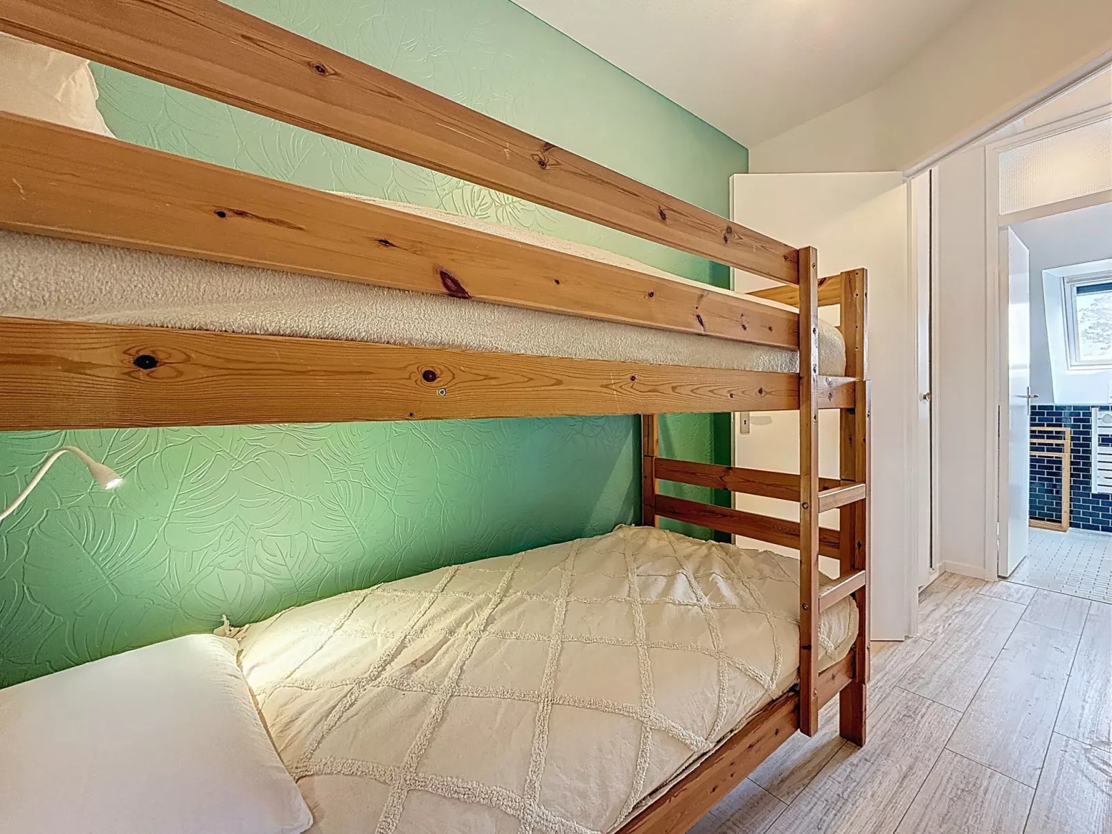 Village de Légenèse - Inside