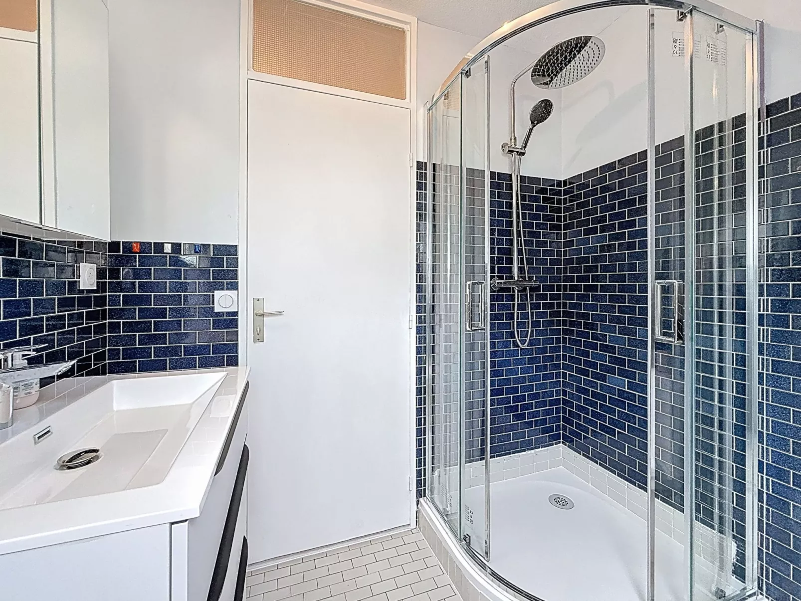 Village de Légenèse - Inside