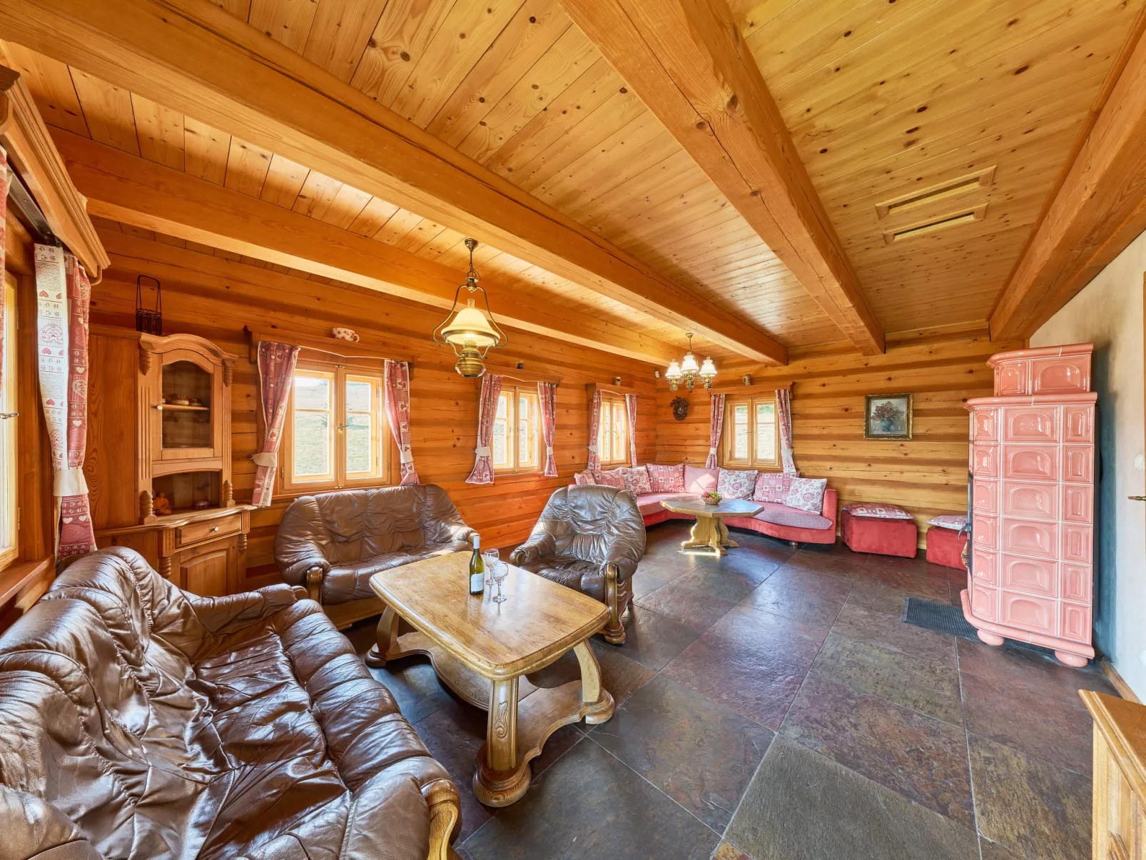 Timber Lodge with Hydromassage - Dedans