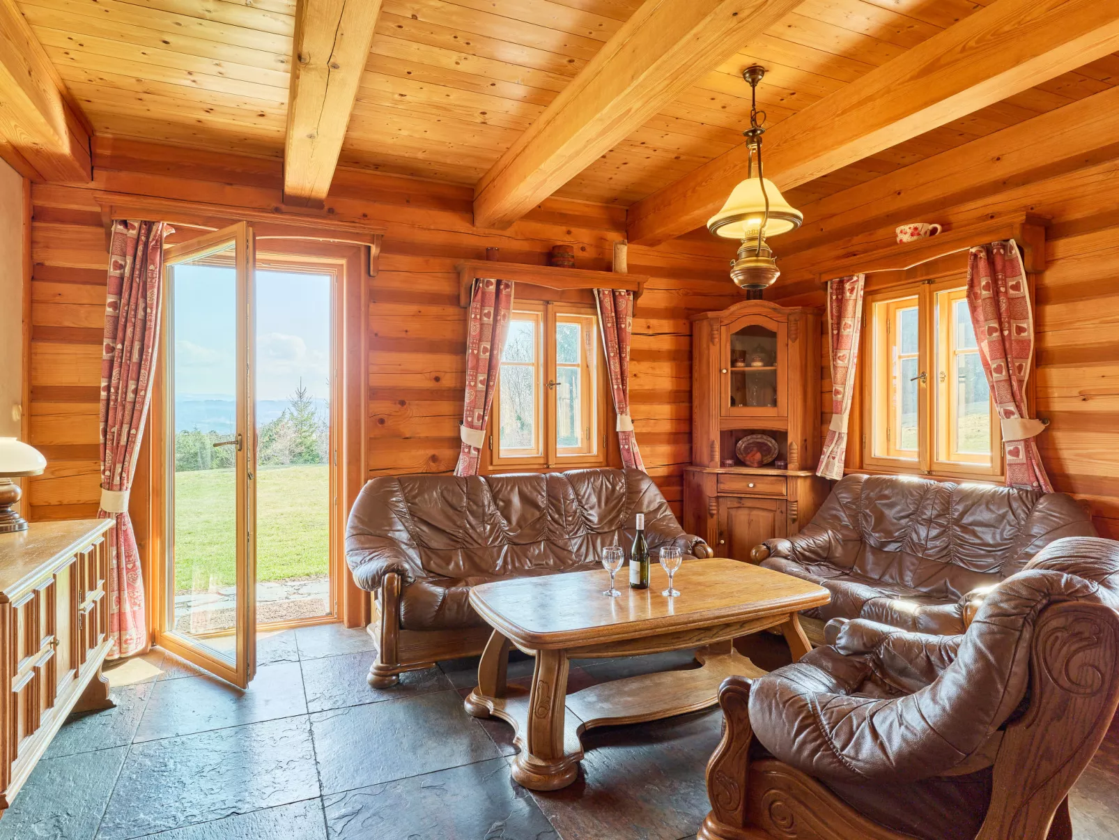 Timber Lodge with Hydromassage - Dedans