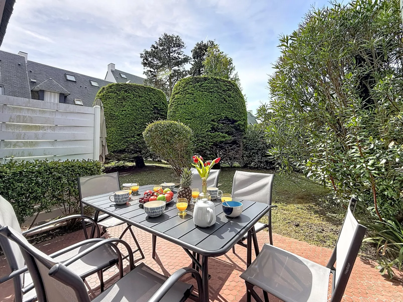 Village de Légenèse - Outside