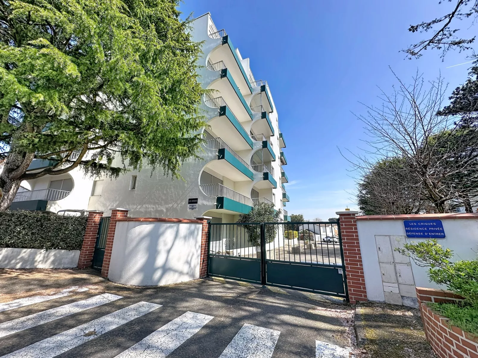 Les Criques - Dehors