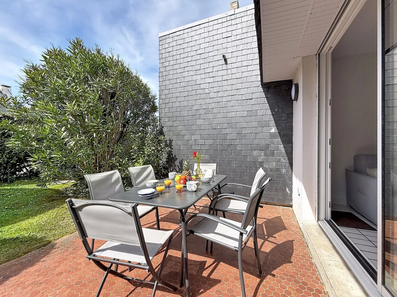 Village de Légenèse - Outside