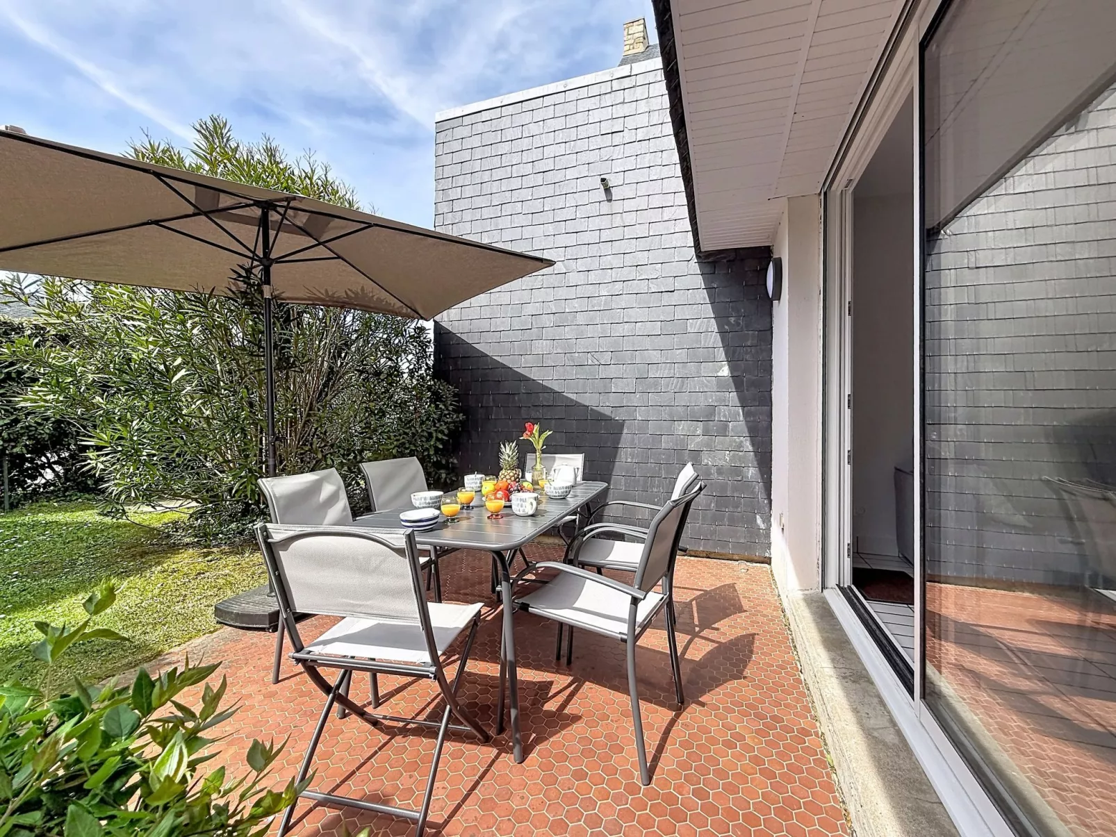 Village de Légenèse - Outside