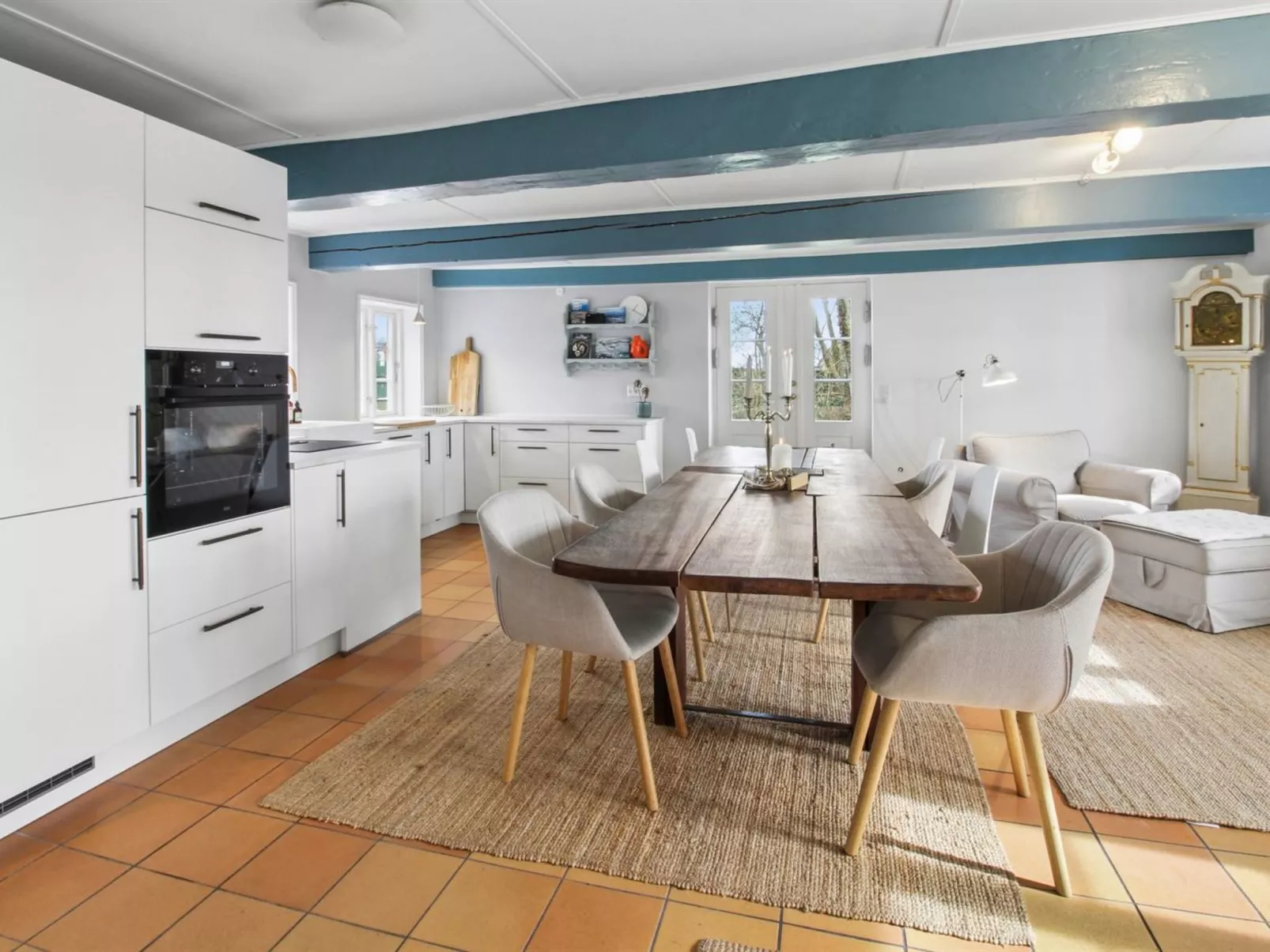 "Myra" - 18km from the sea - Dedans