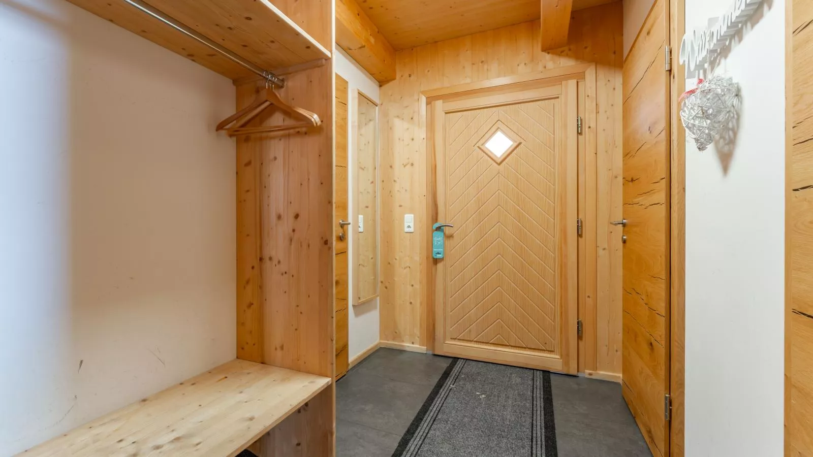 The Laerch - Empfangshalle