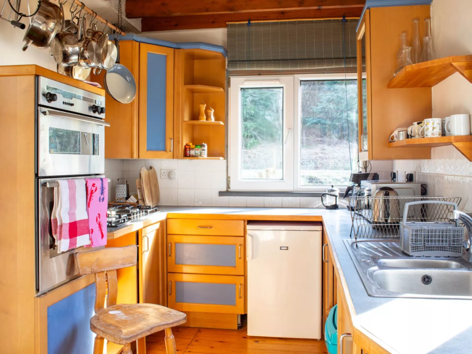 Blue Lobster - Inside