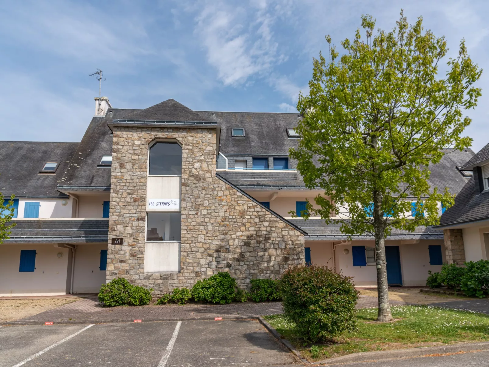 Village de Légenèse - Outside