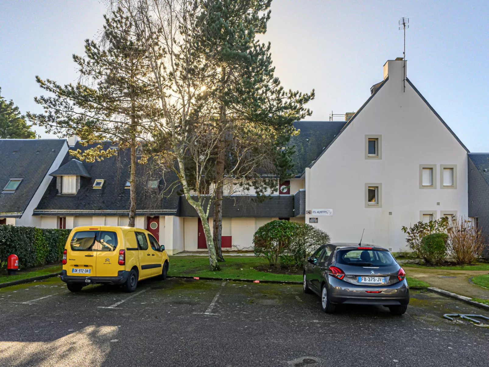 Village de Légenèse - Outside